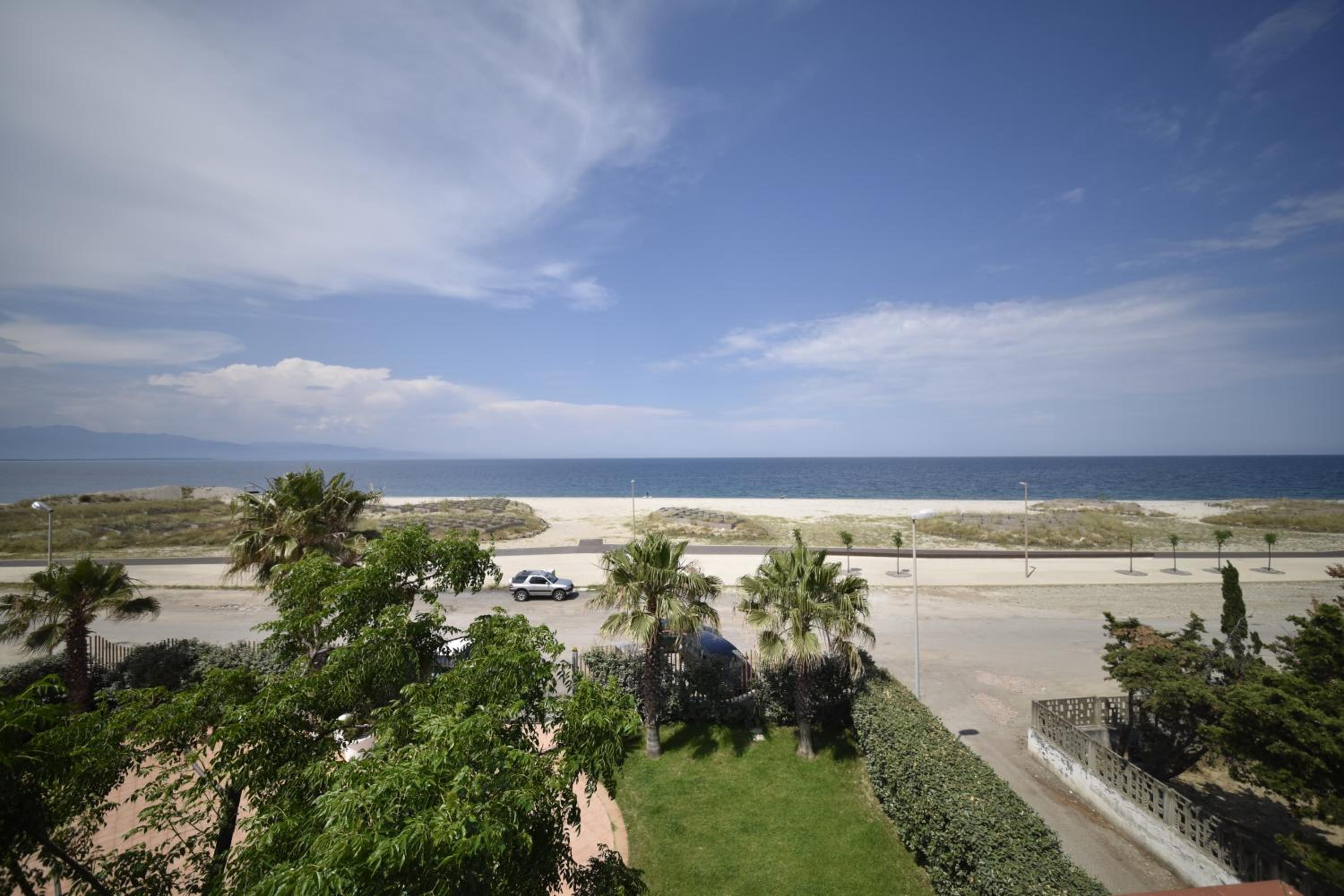 Standard Triple Room with Sea View