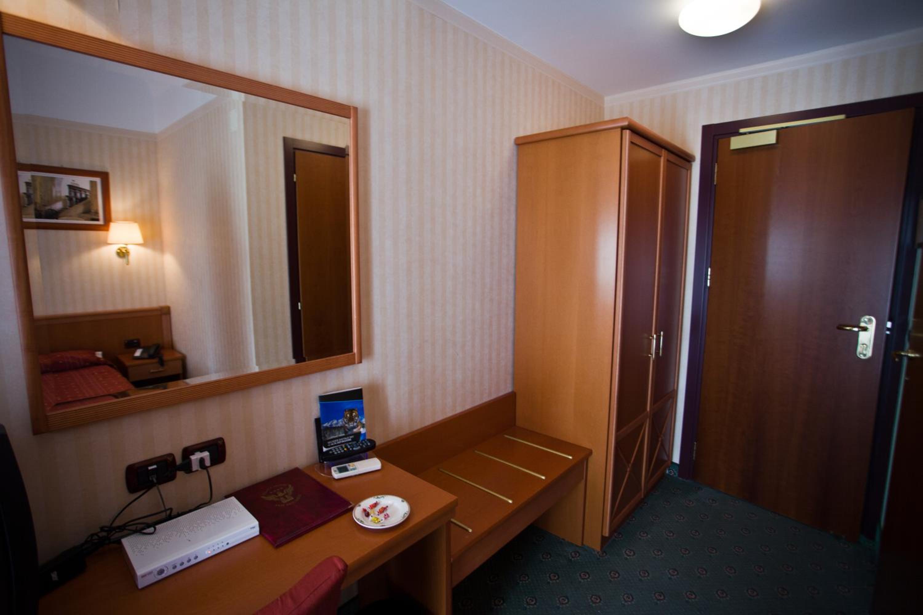 Double Room (1 Adult) - Photo 3