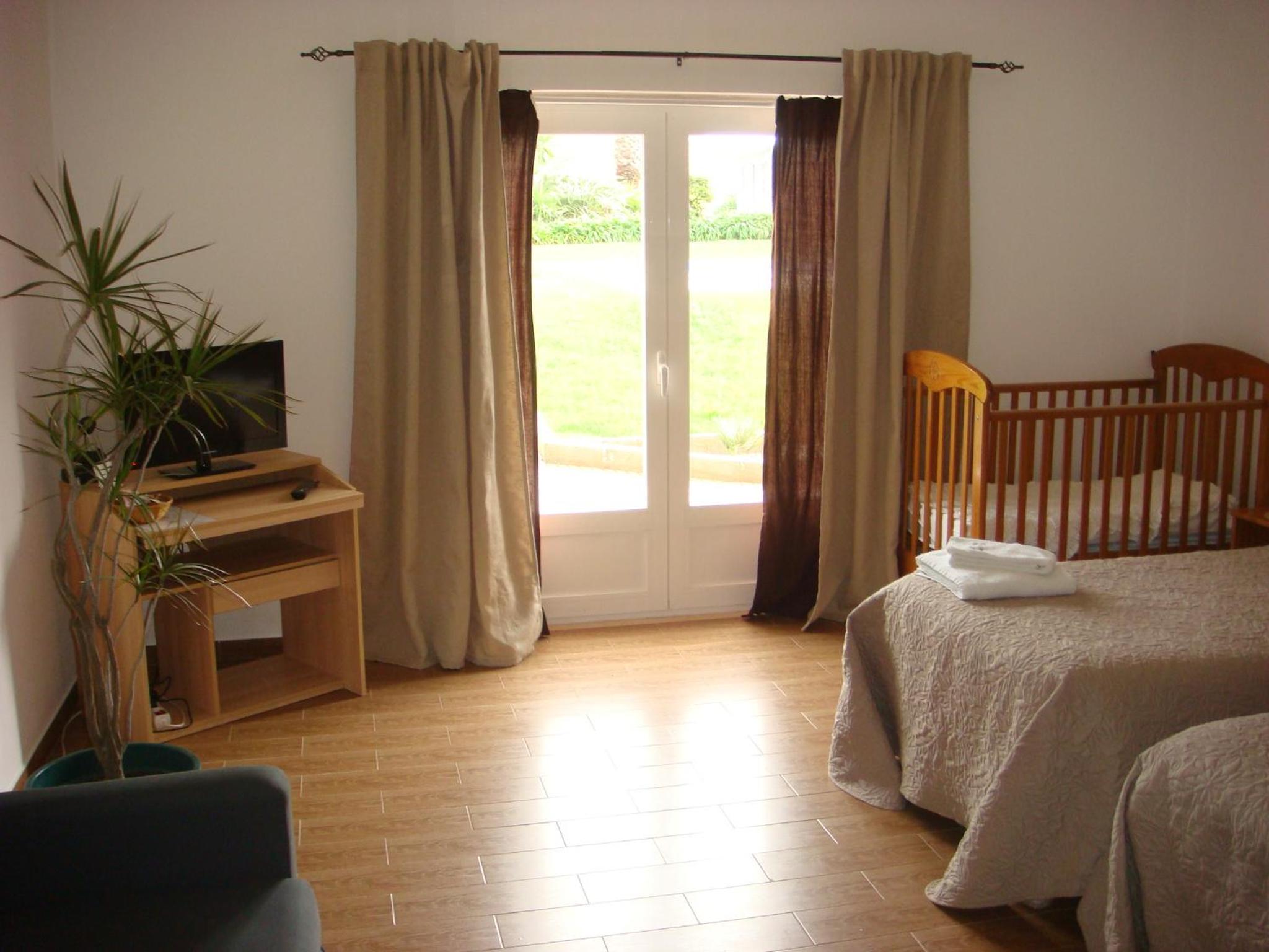 One-Bedroom House - Photo 9