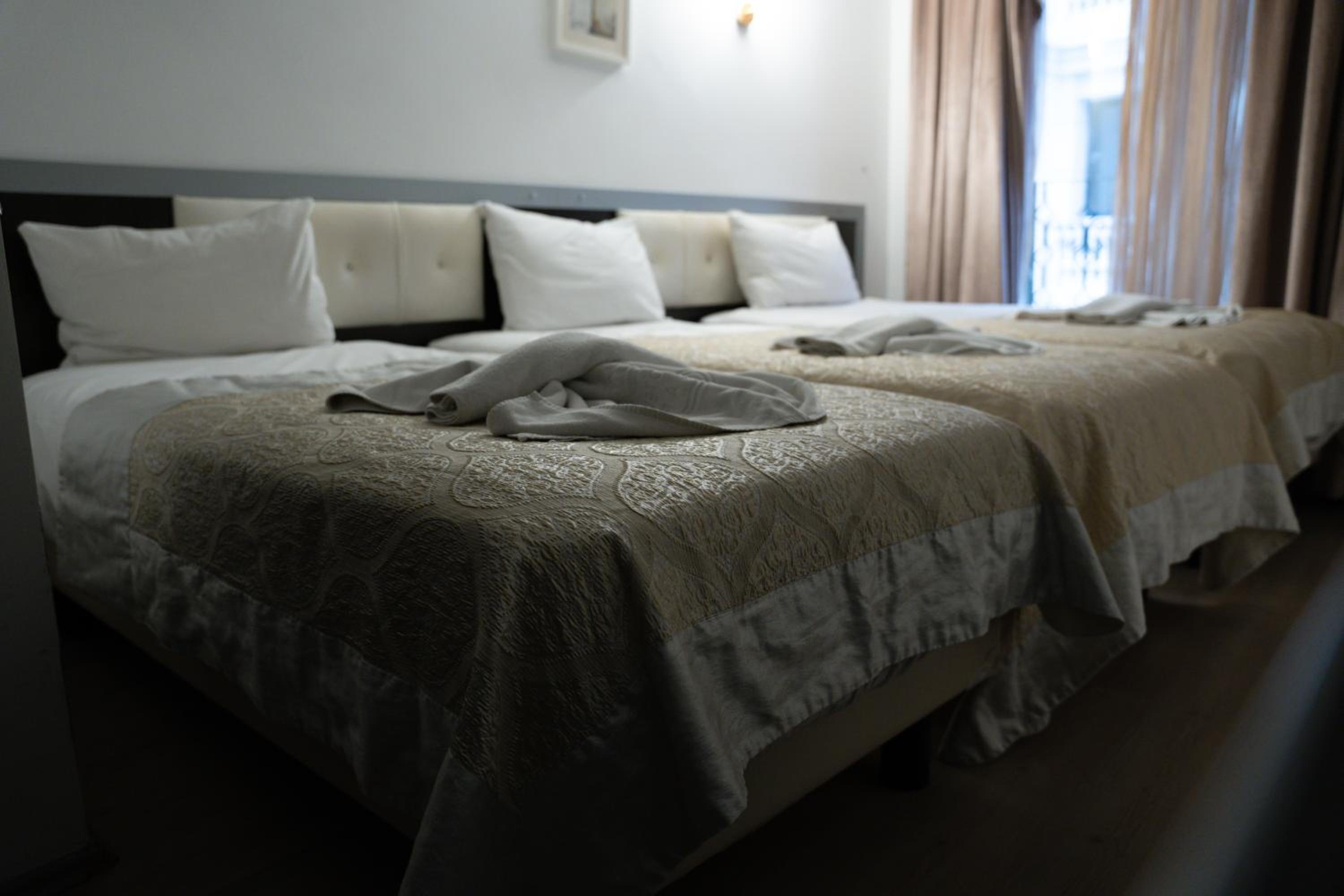 Standard Double or Twin Room photo 3