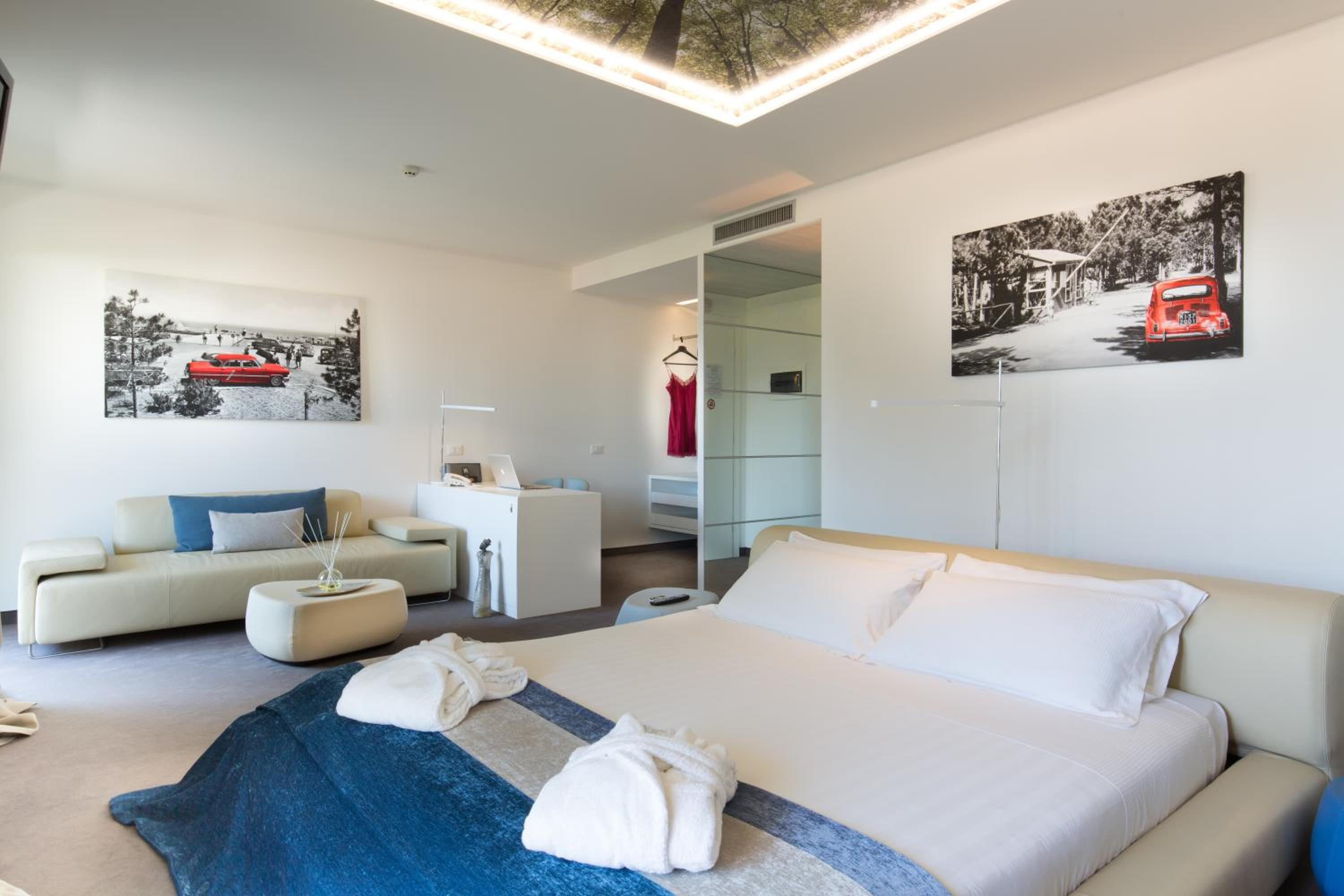 Royal Suite with Beach Access photo 1