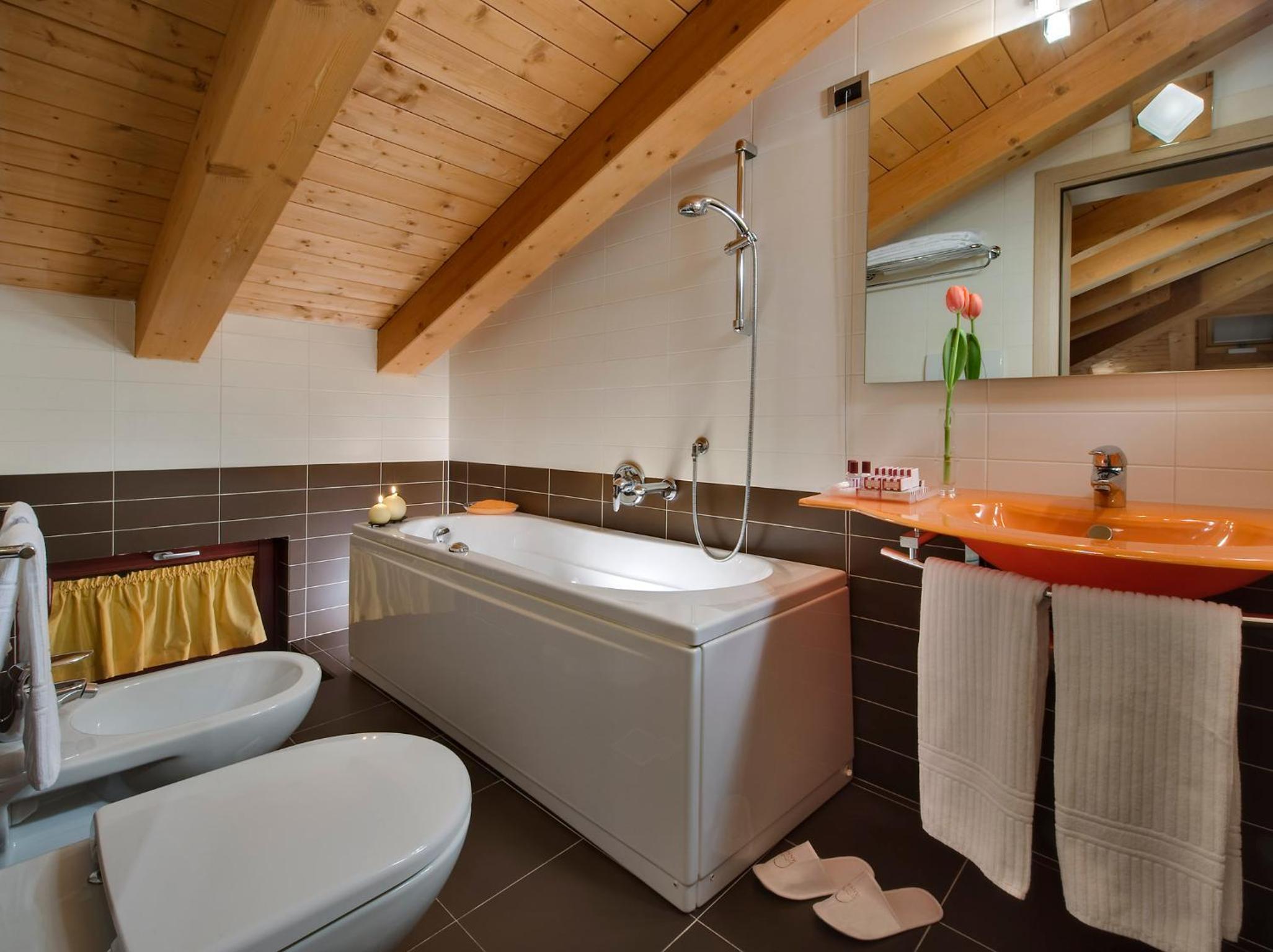 Double Room - Photo 5