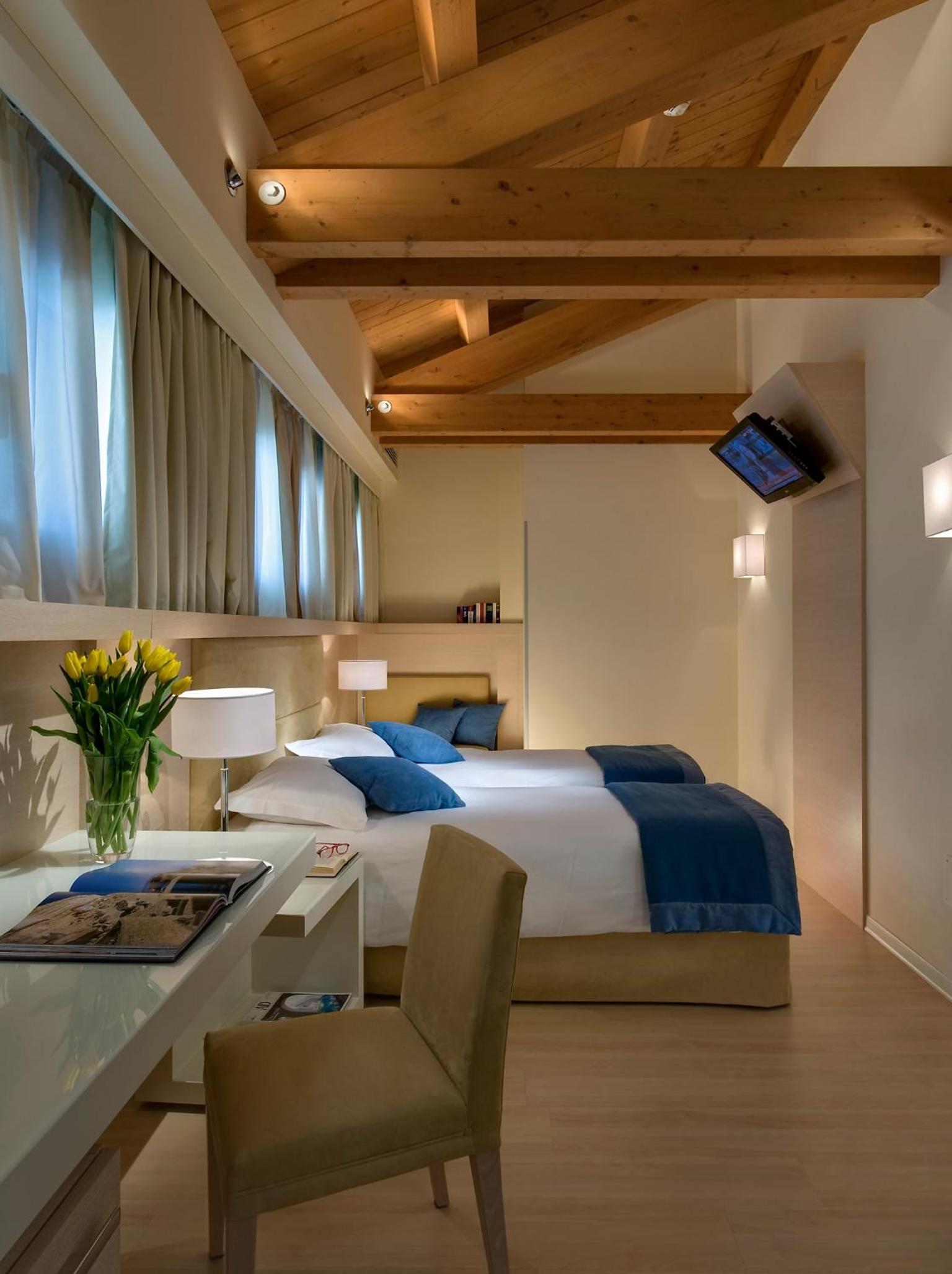 Double Room - Photo 6