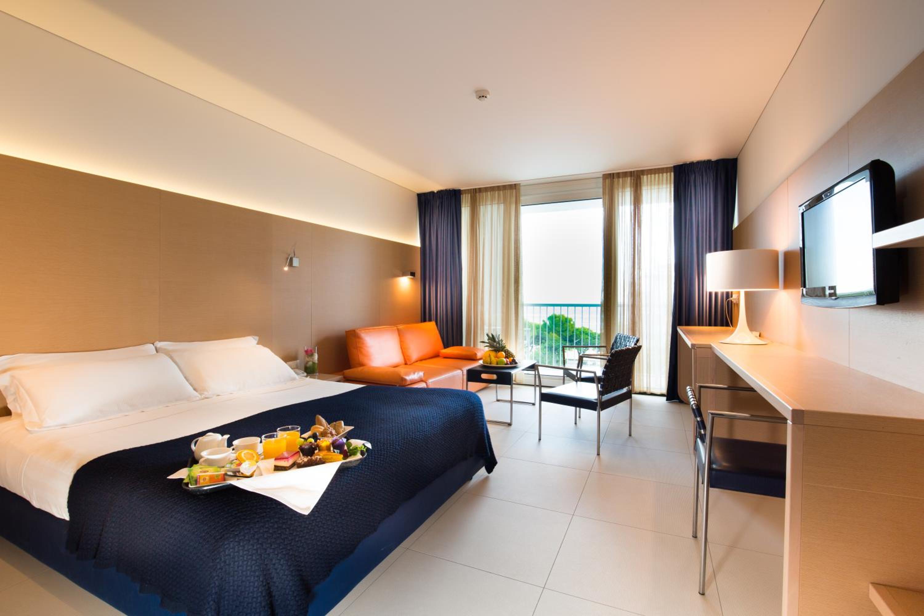 Junior Suite with Sea View and Beach Access photo 1