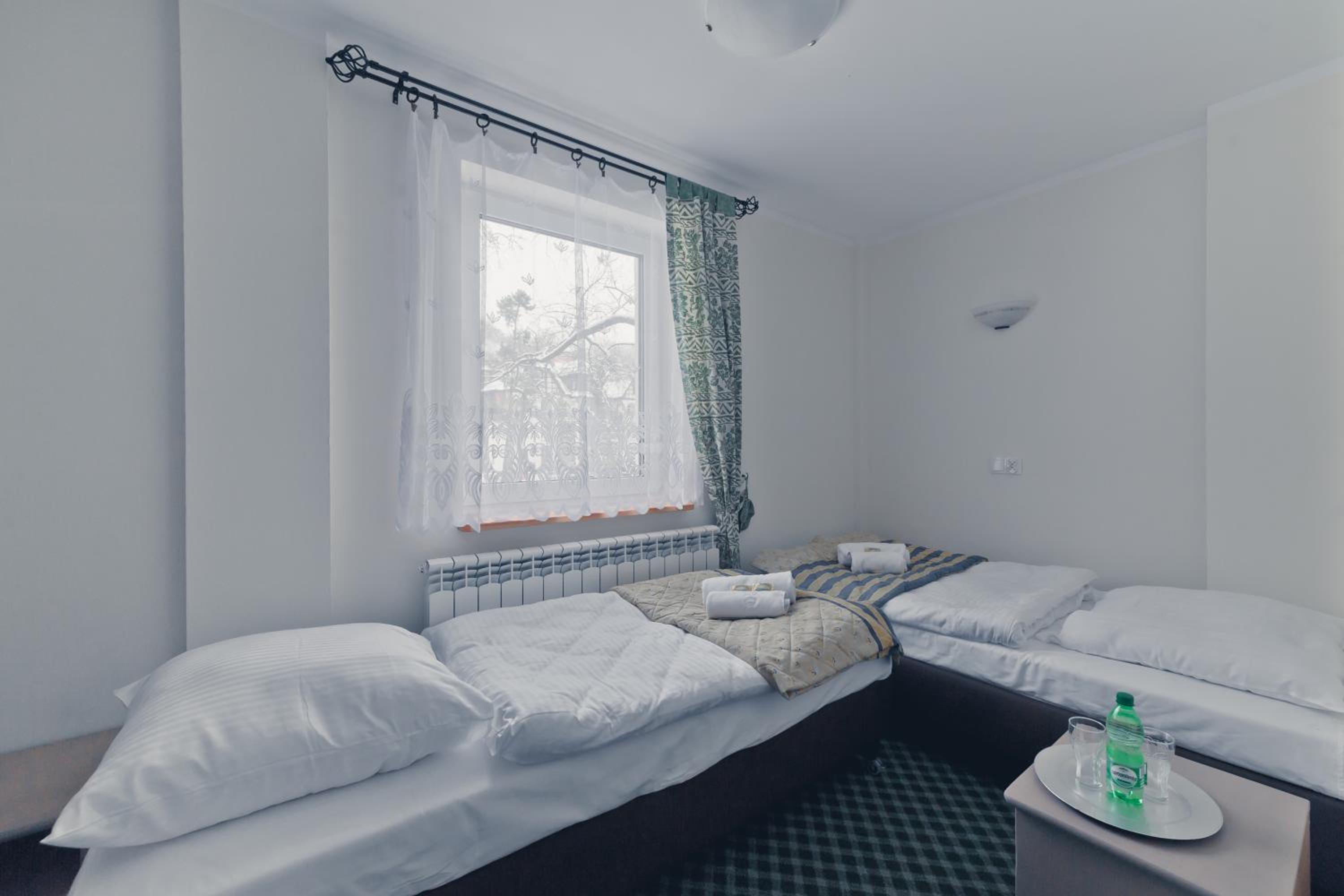 Quadruple Room with Bathroom photo 2