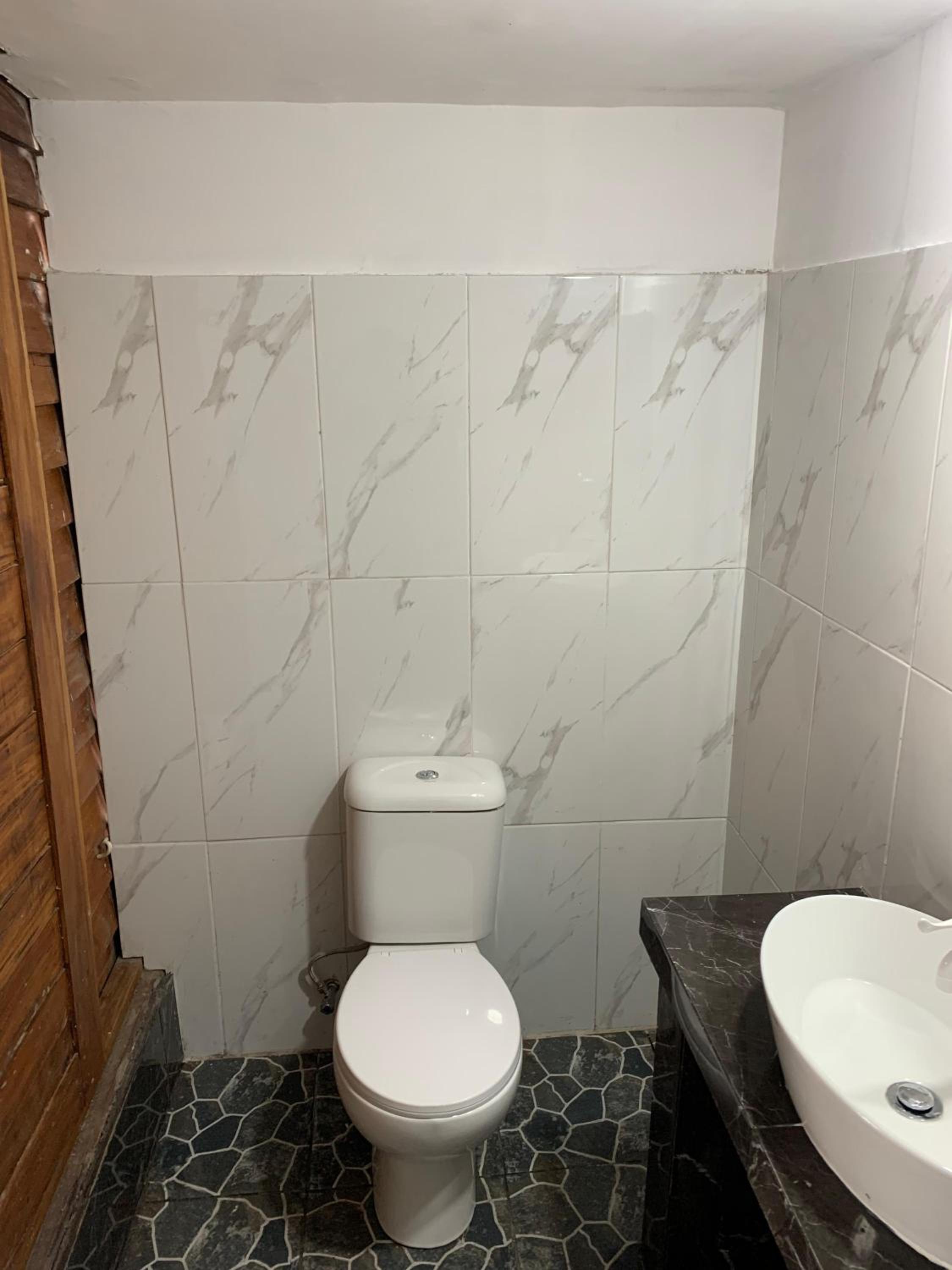 Single Room with Bathroom photo 3