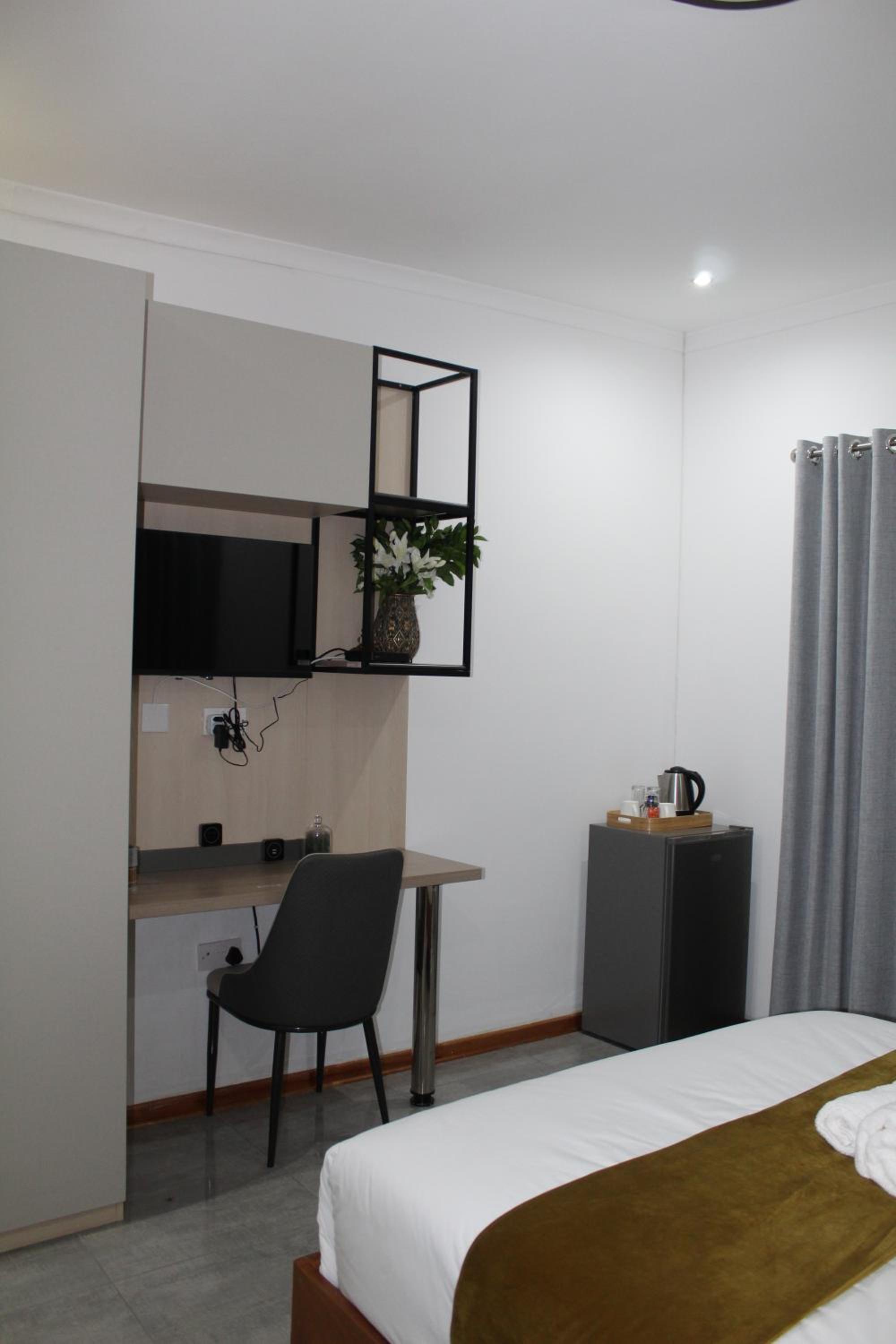Deluxe Double Room with Bath photo 2