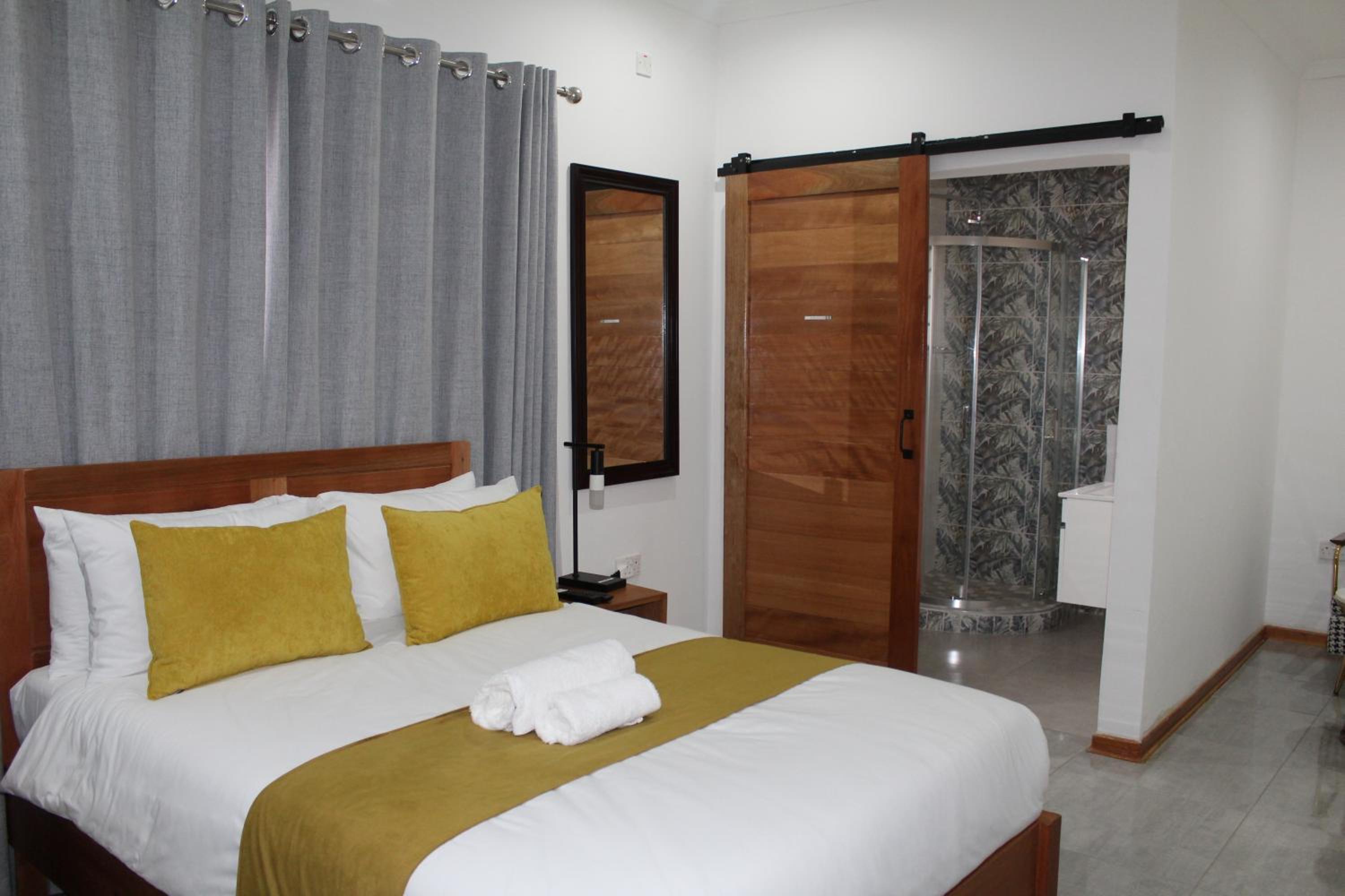 Double Room with Private Bathroom photo 3
