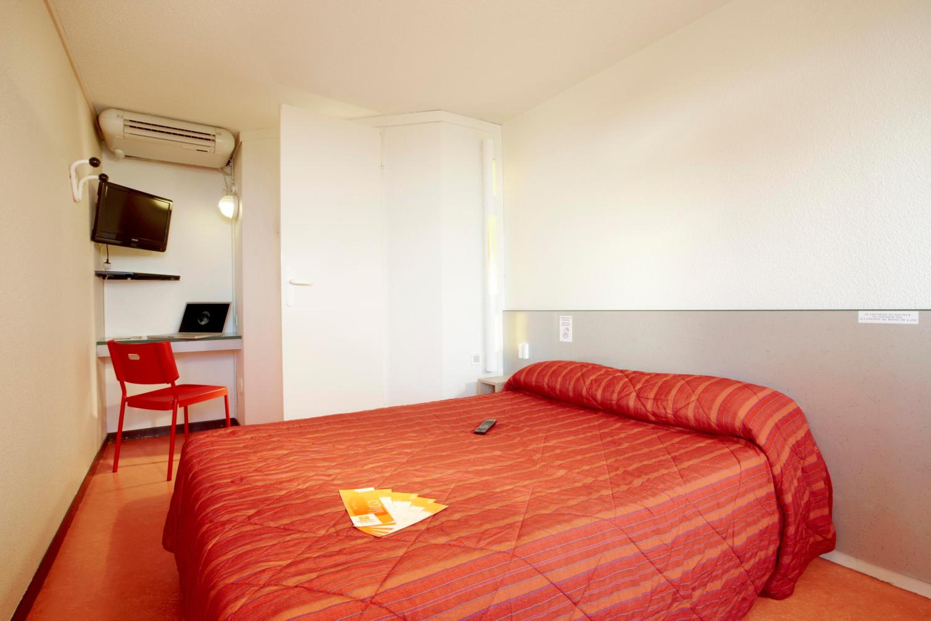 Standard Queen Room - Photo 4