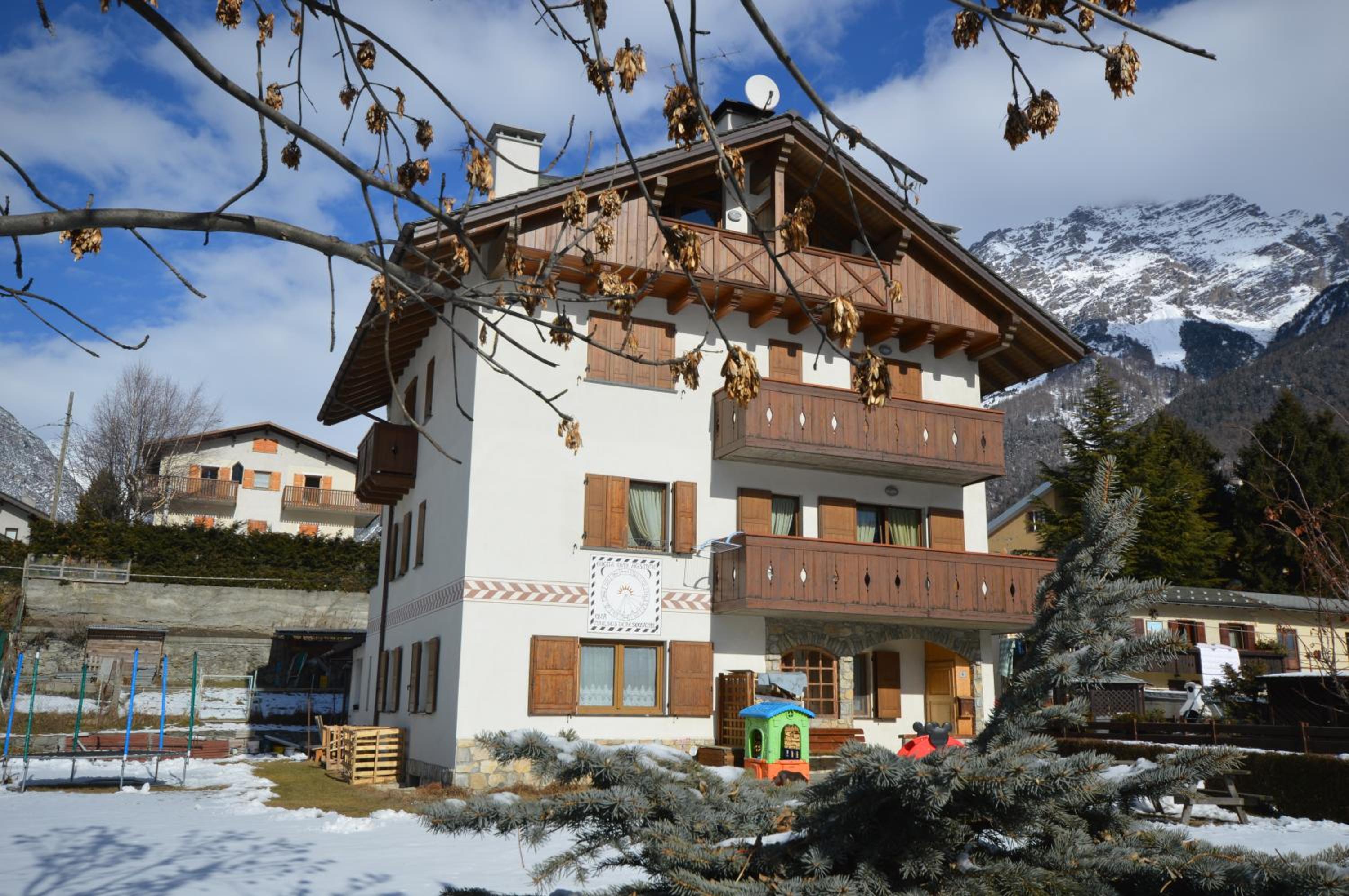 Apartment with Mountain View - Photo 33