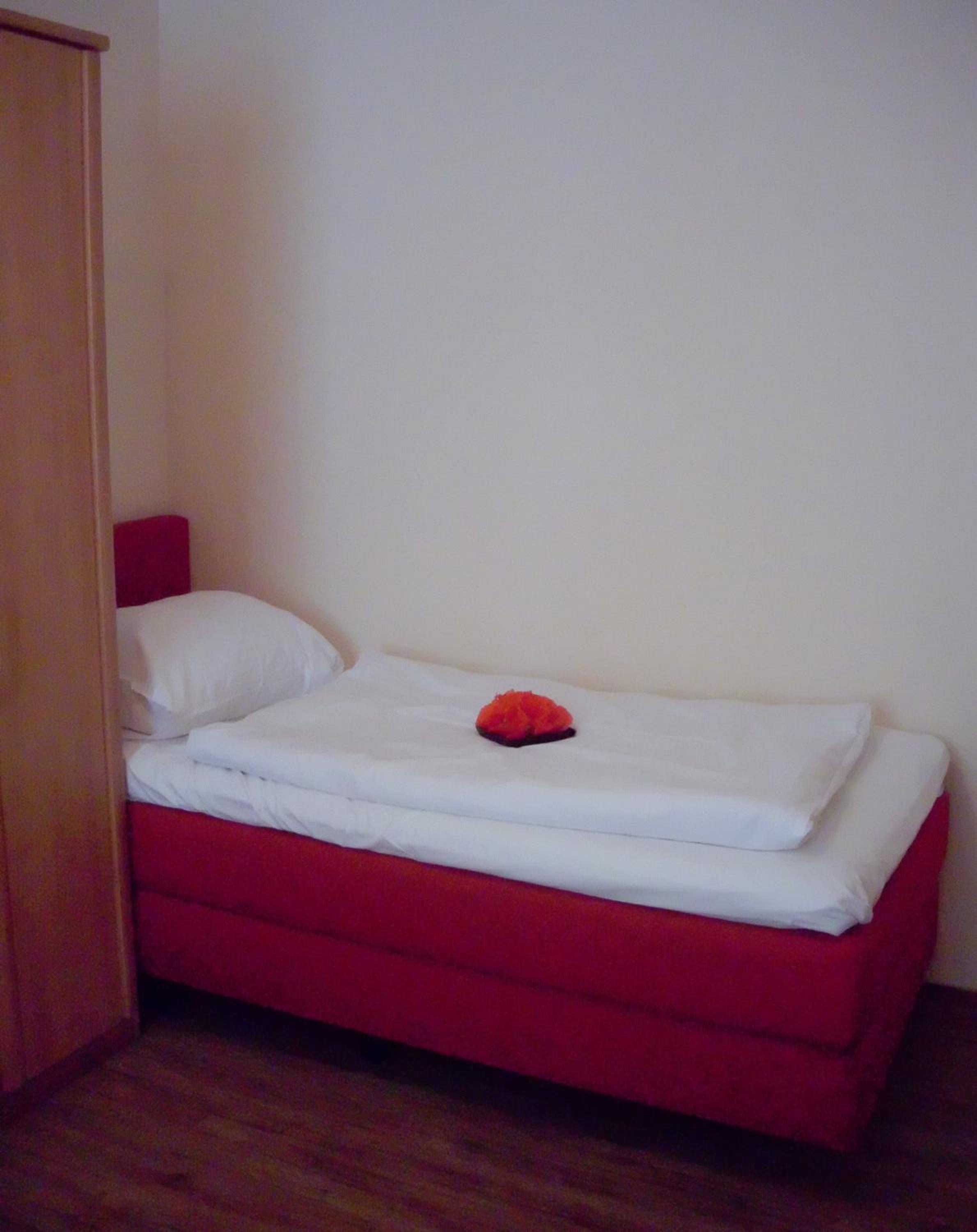 Two-Bedroom Apartment with Mountain View photo 3
