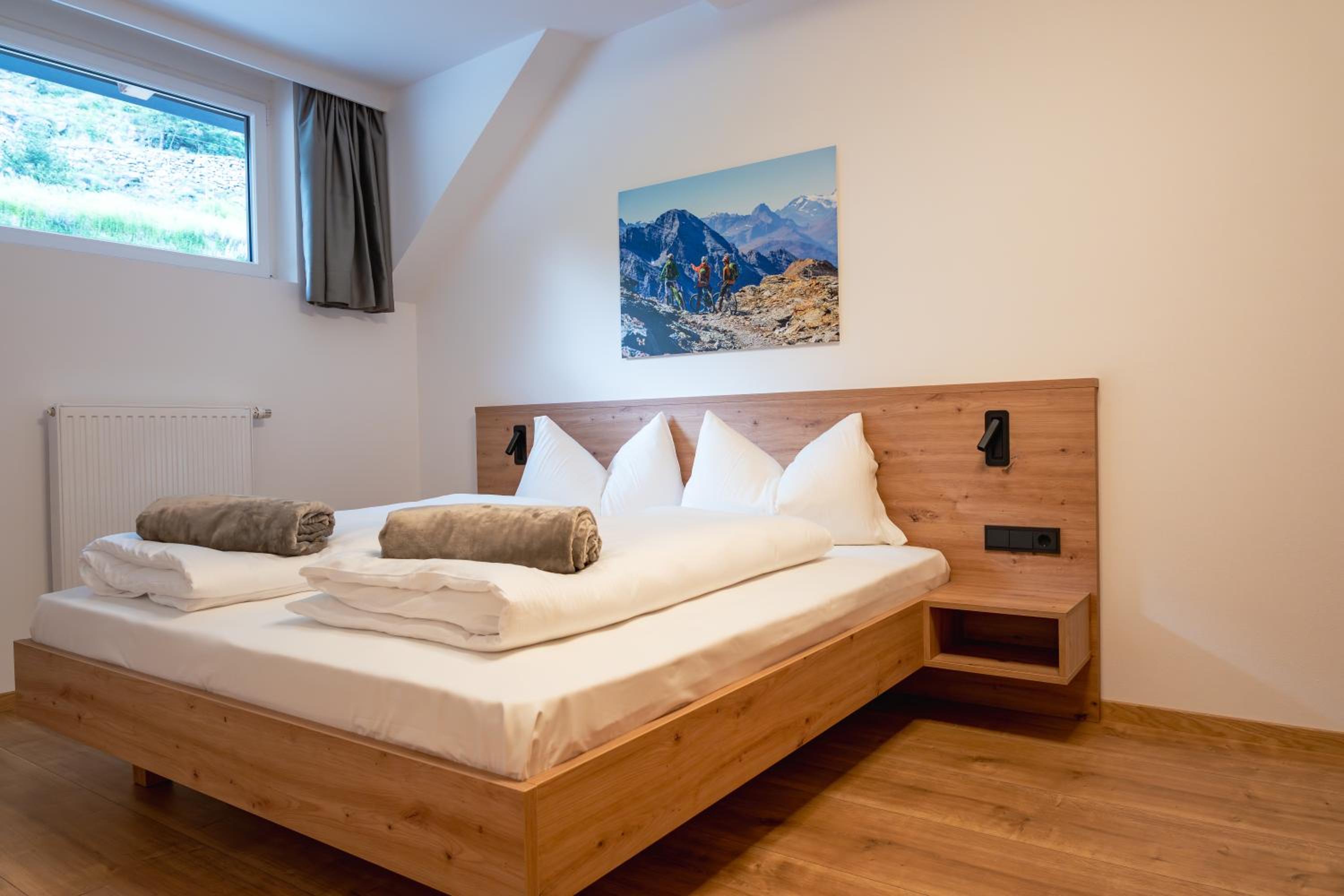 Quadruple Room with Street View photo 1