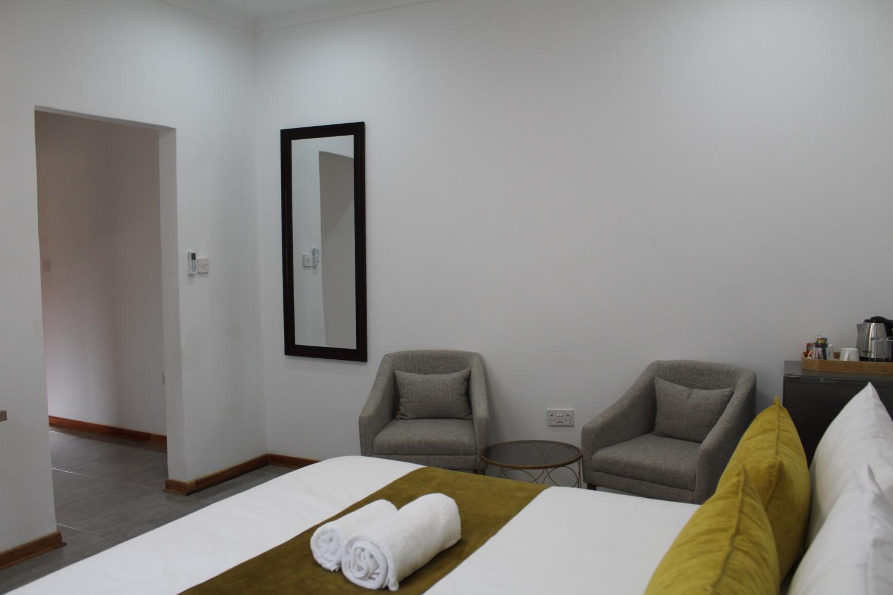 Deluxe Double Room with Bath photo 3