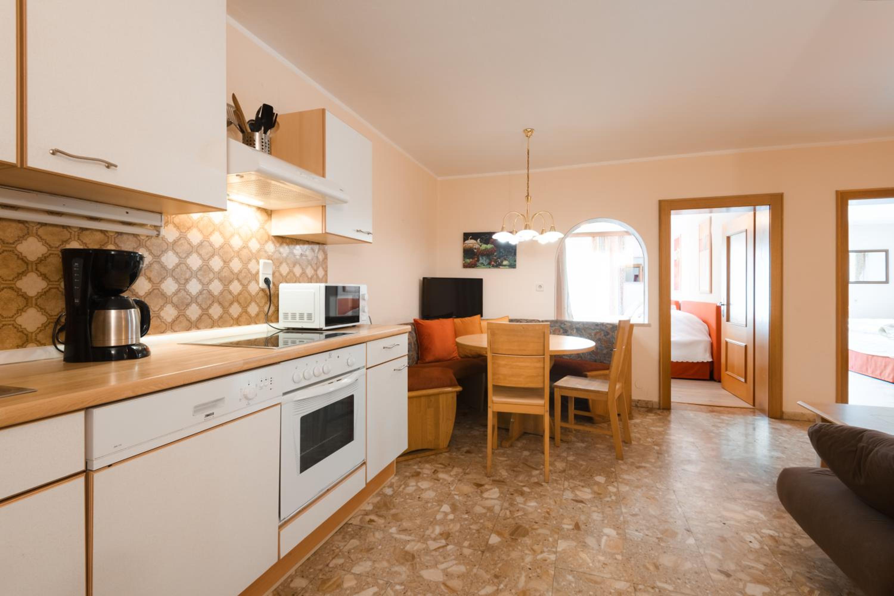 Two-Bedroom Apartment with Mountain View photo 2