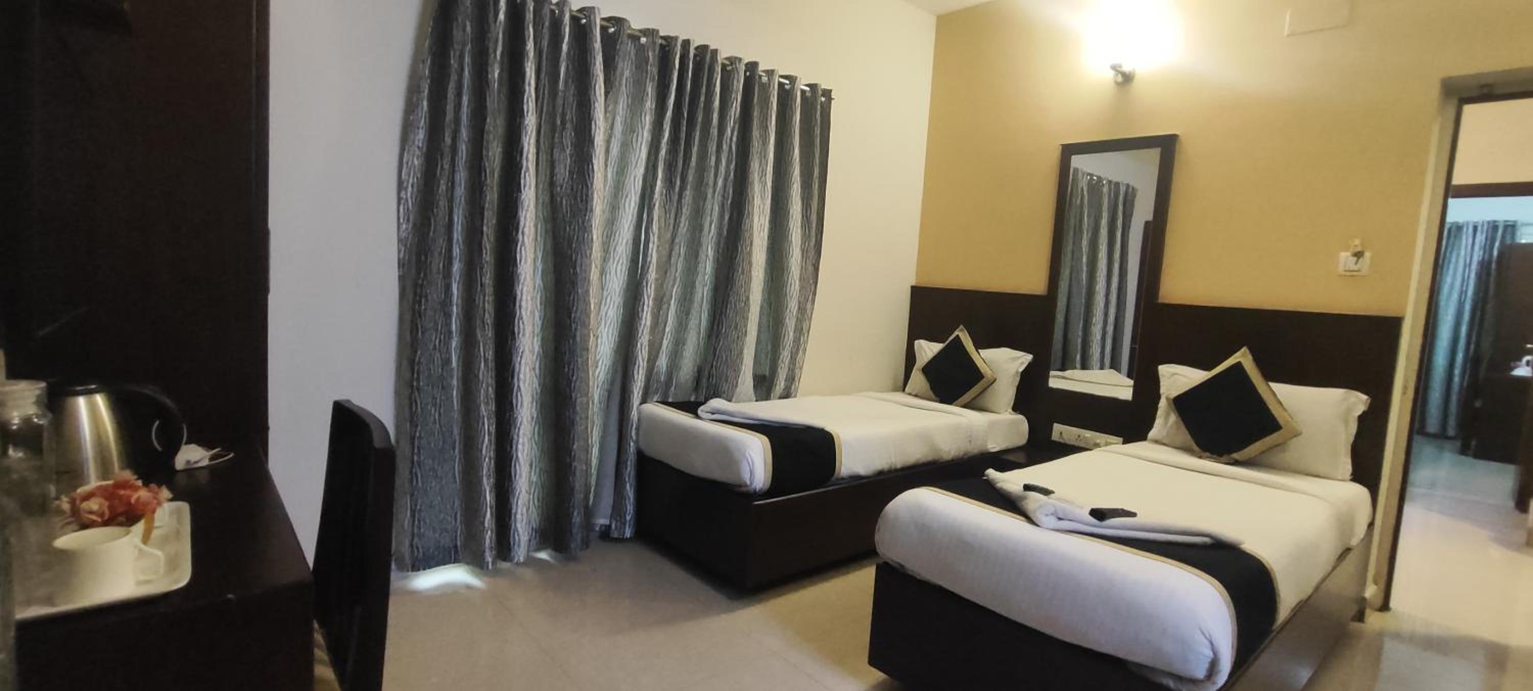 Deluxe Twin Room - Photo 3