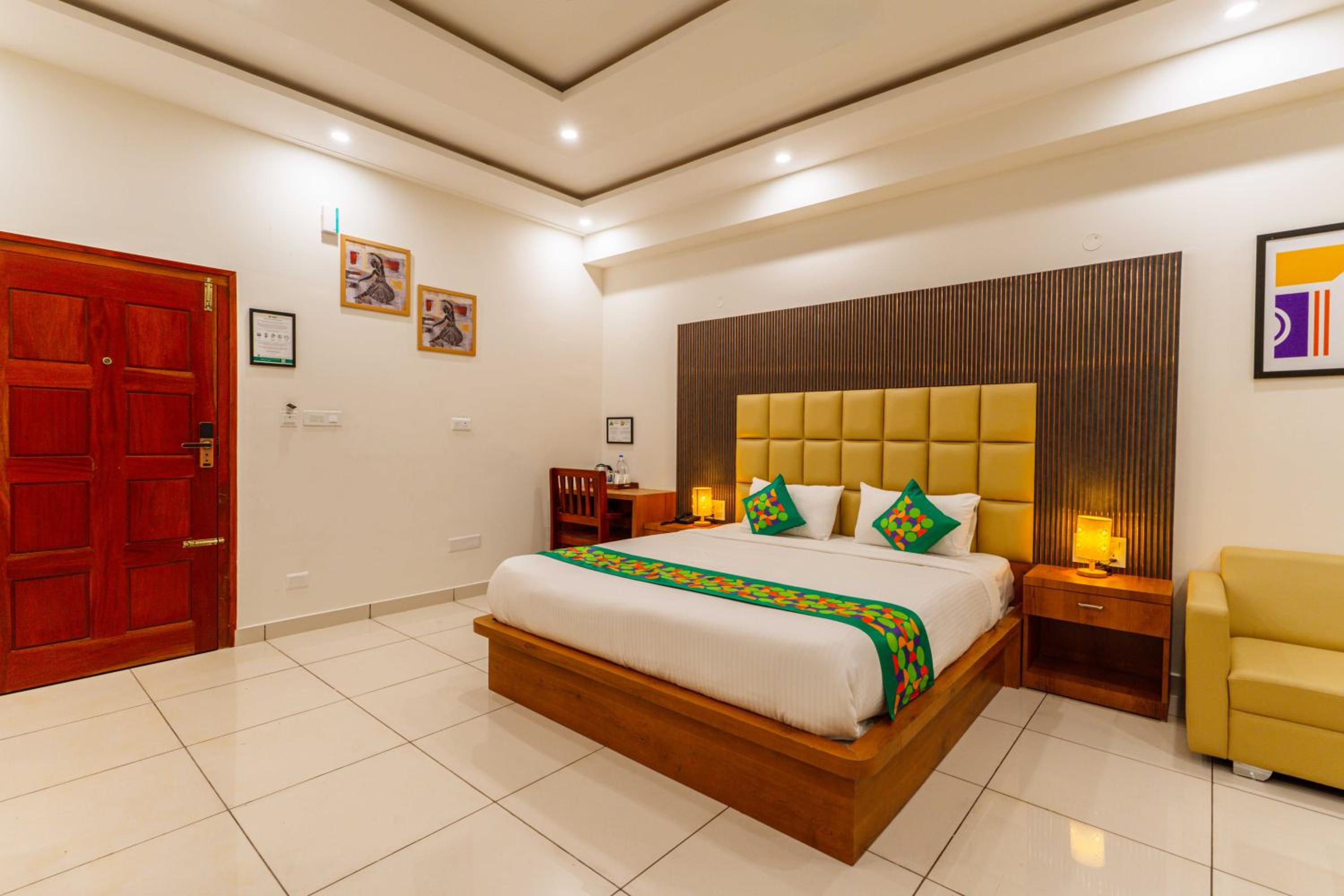 Superior Room with Bathtub photo 2