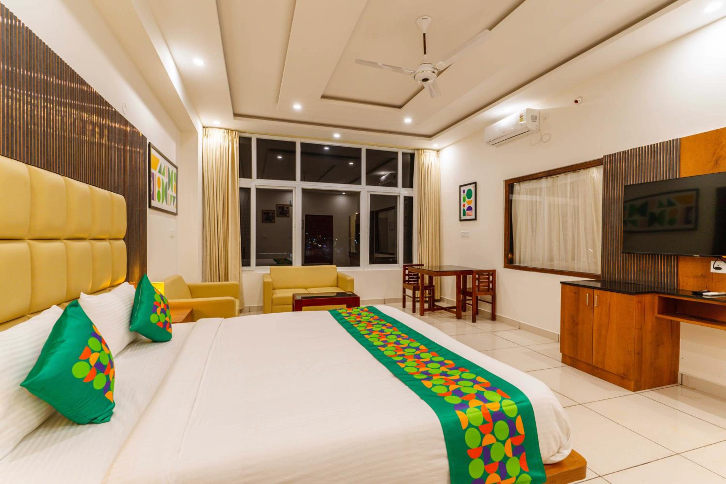 Superior Room with Bathtub photo 3