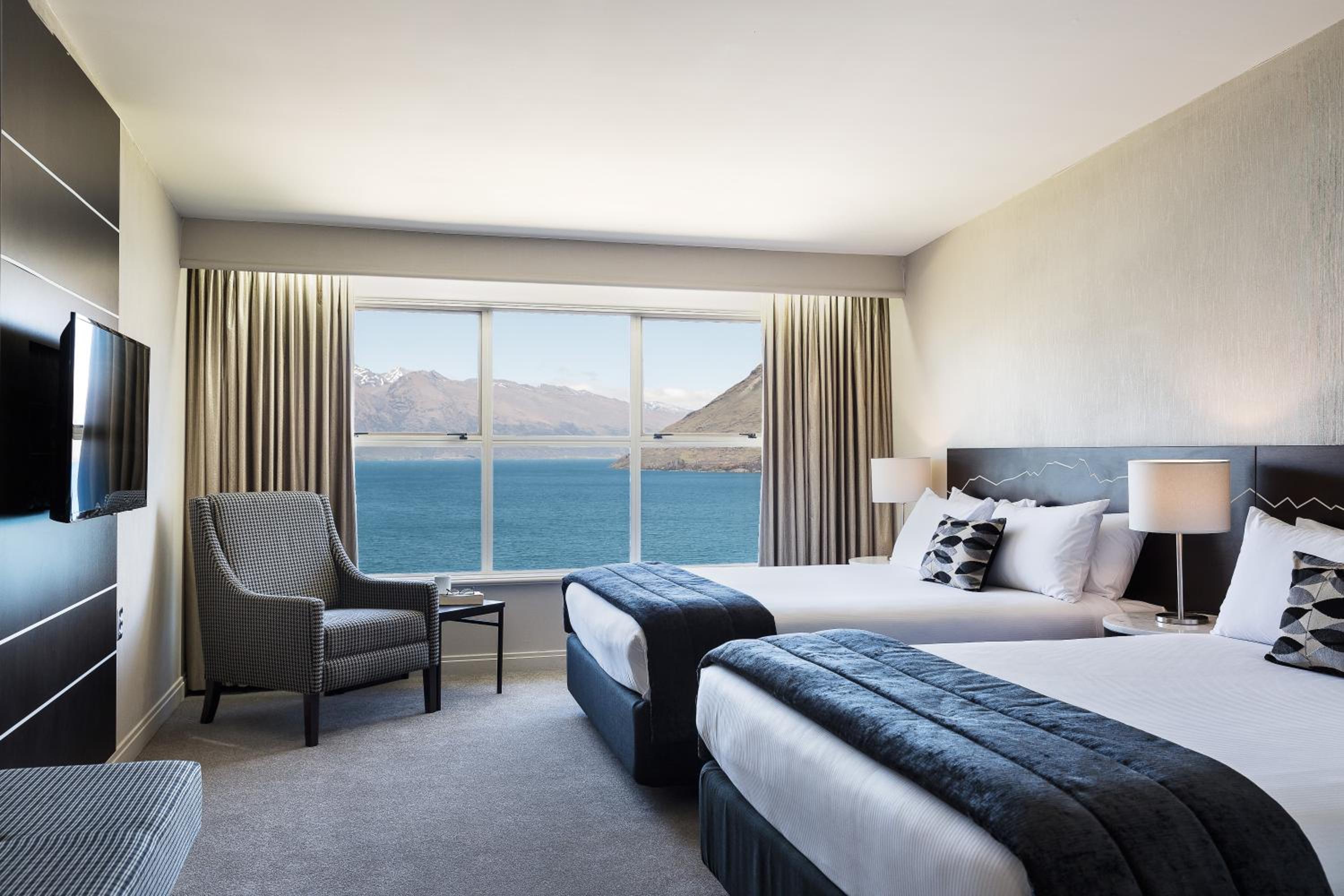 Superior Lake View Room with Two Queen Beds - Photo 3