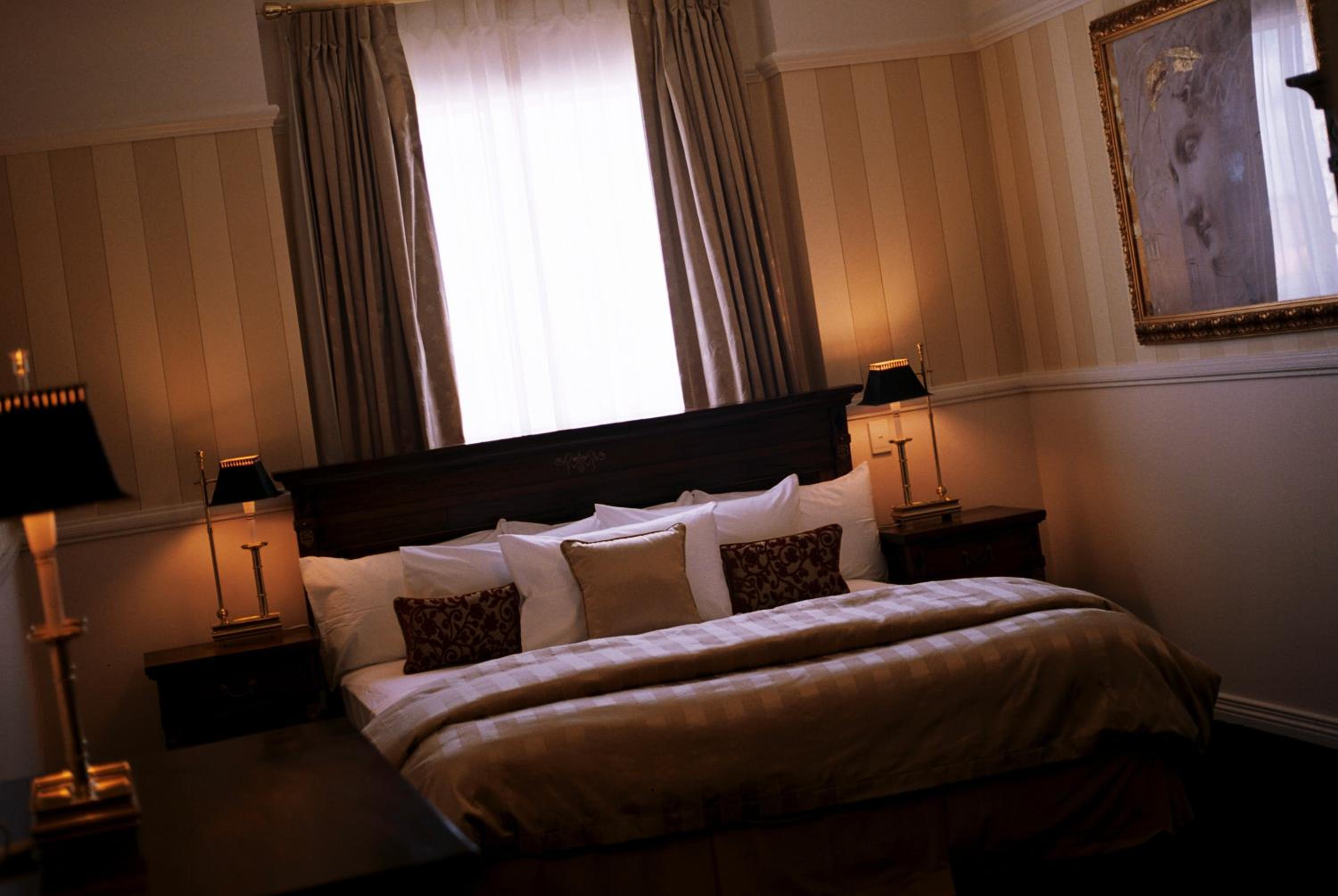 Executive Queen Suite