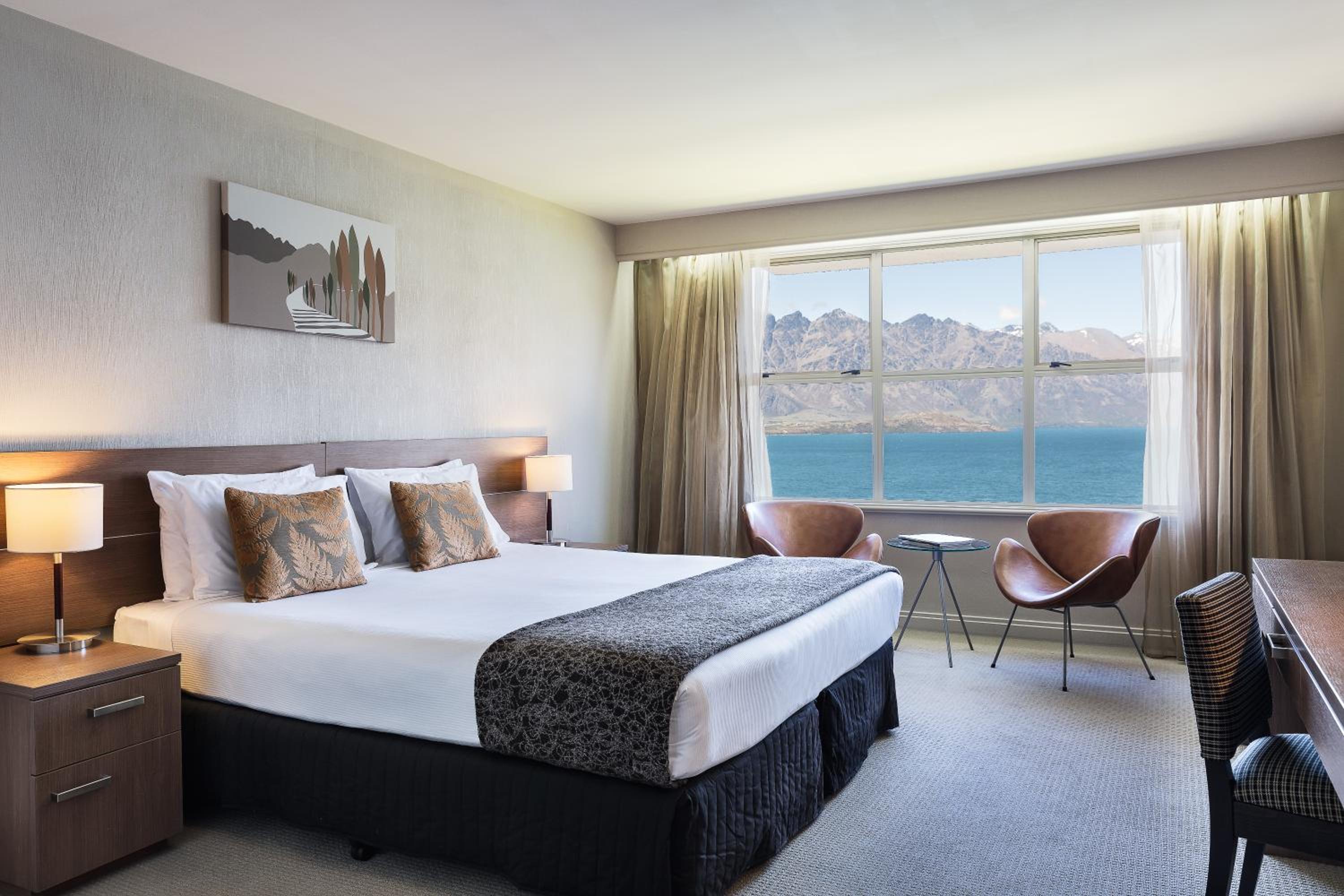 Superior Lake View Room with King Bed - Photo 3