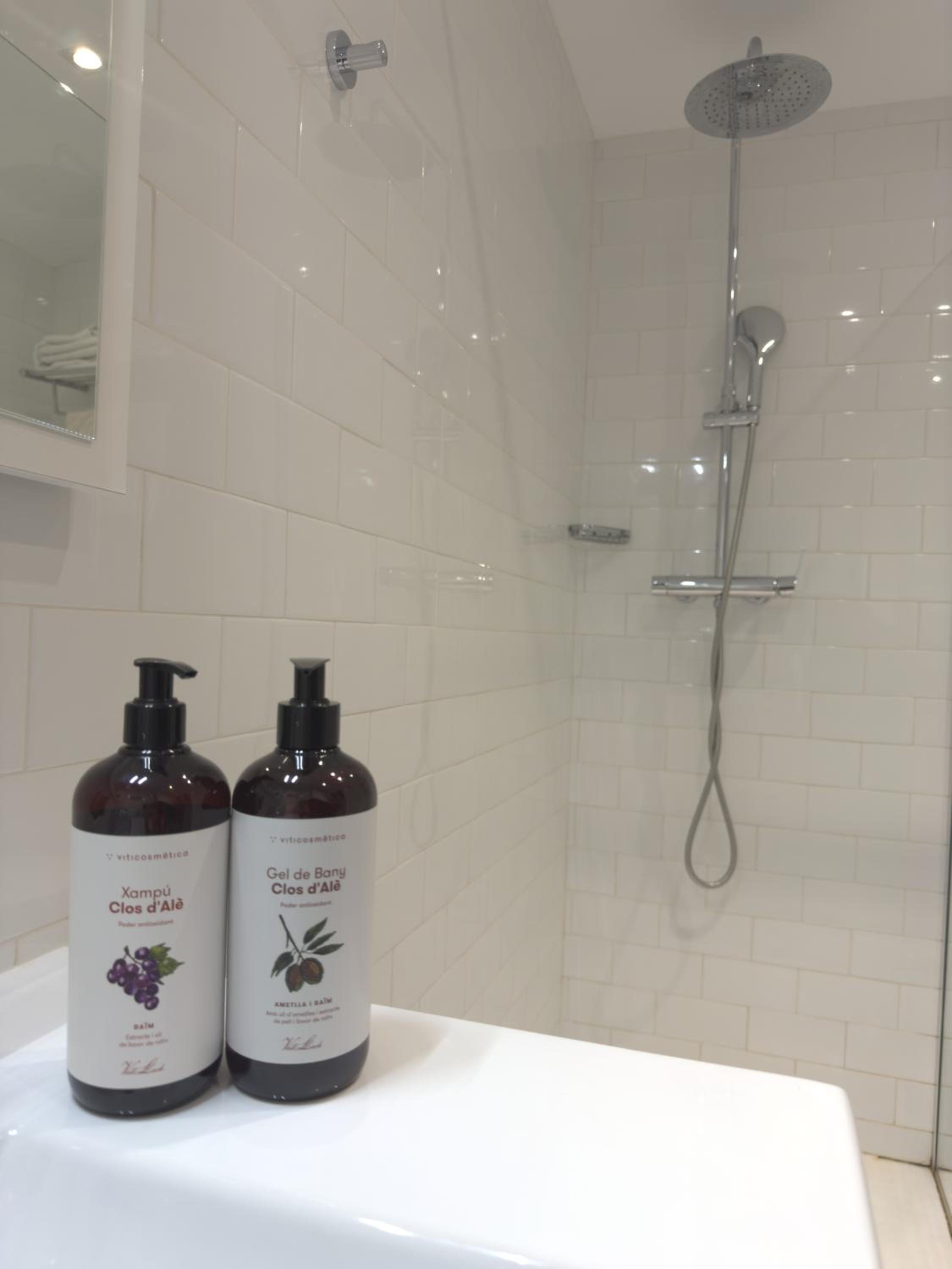 Double or Twin Room with Bathroom photo 1