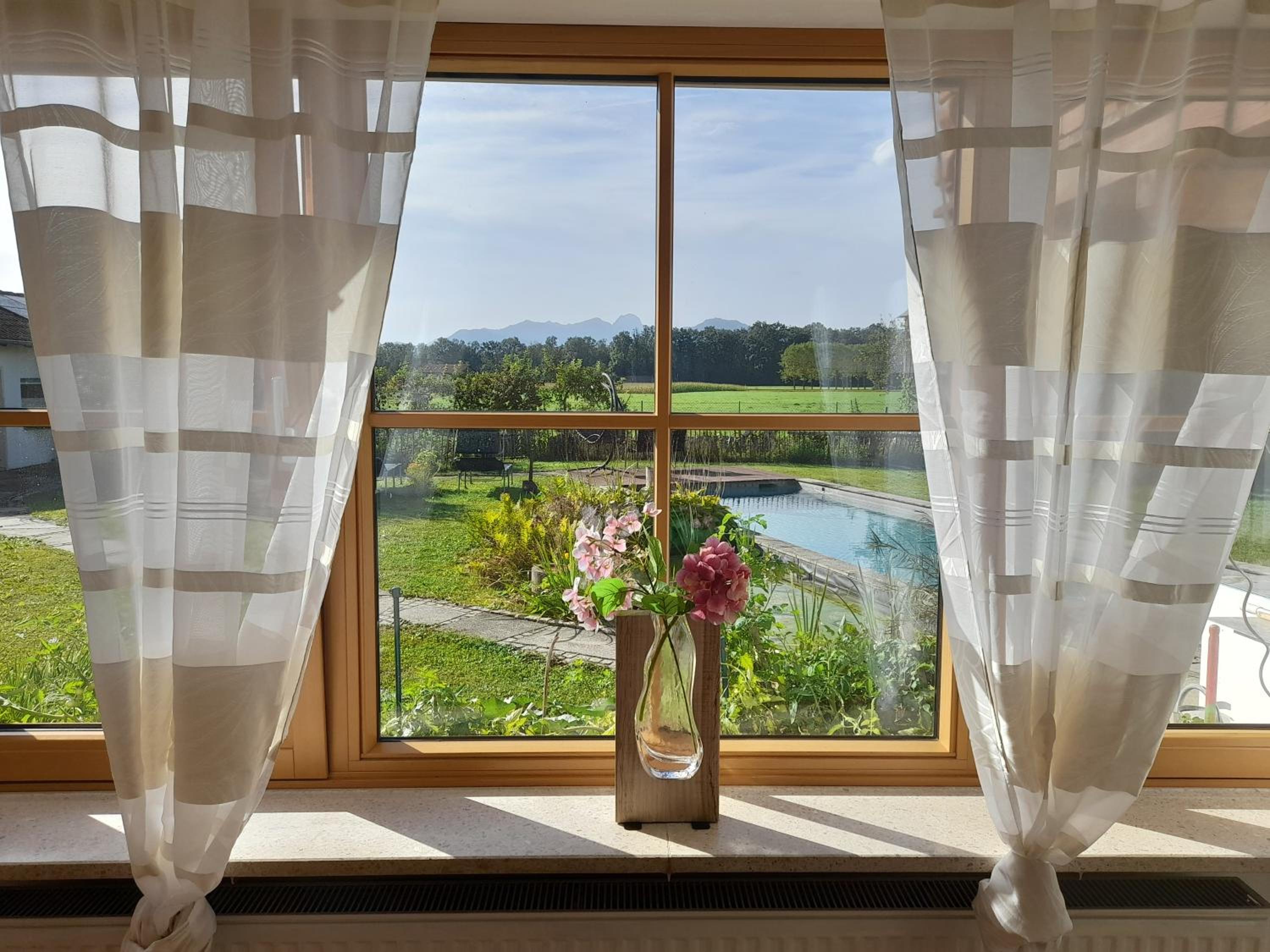 Two-Bedroom Apartment with Mountain View photo 1