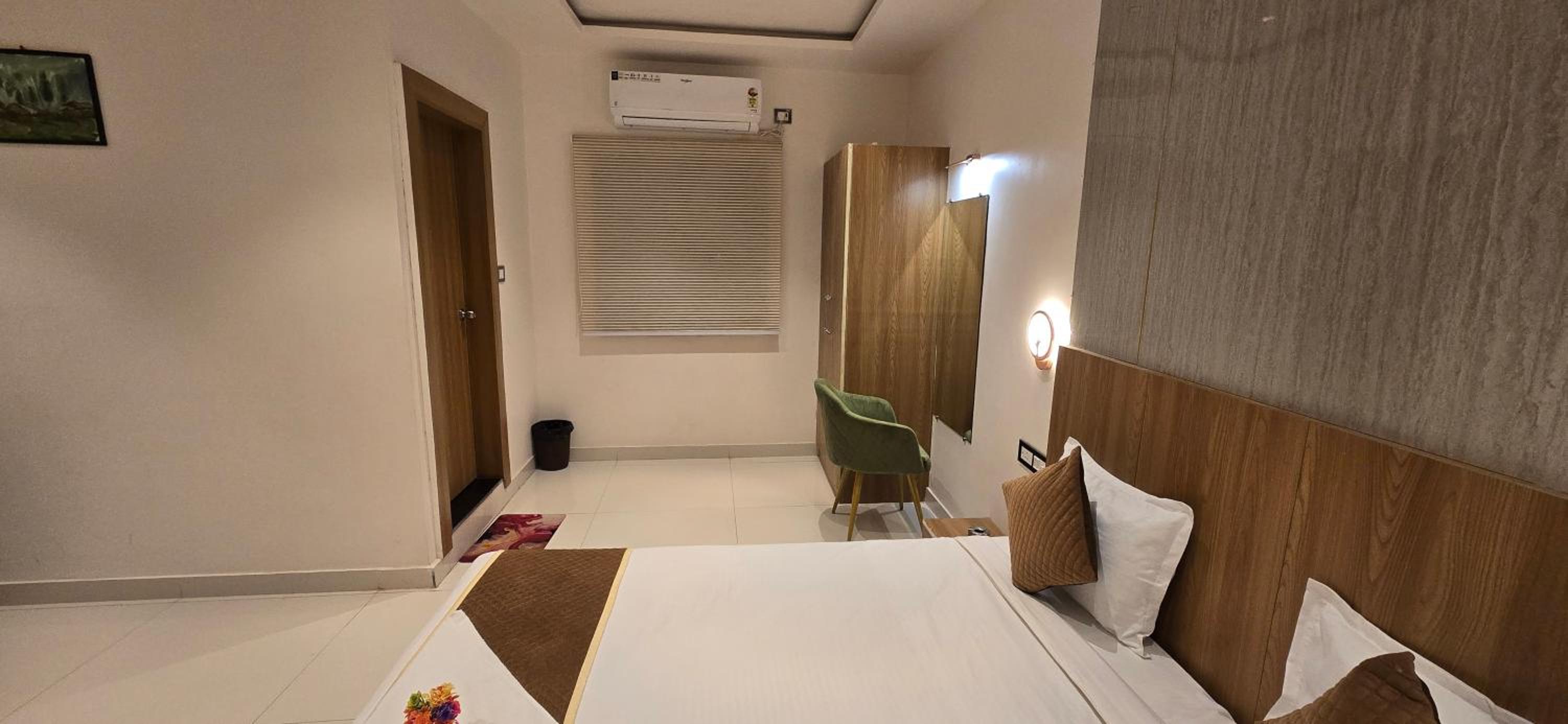 King Room with Garden View photo 3