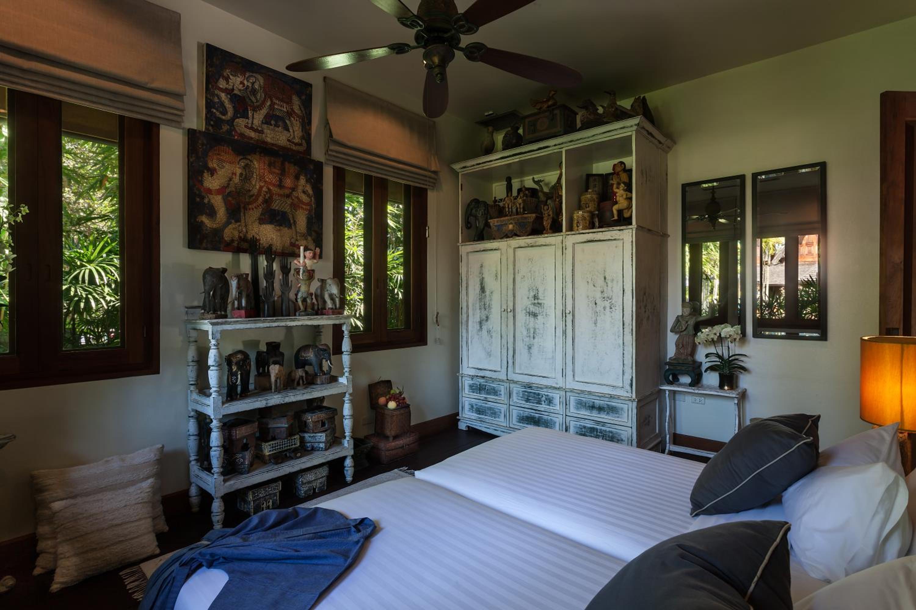 Suite with Mountain View