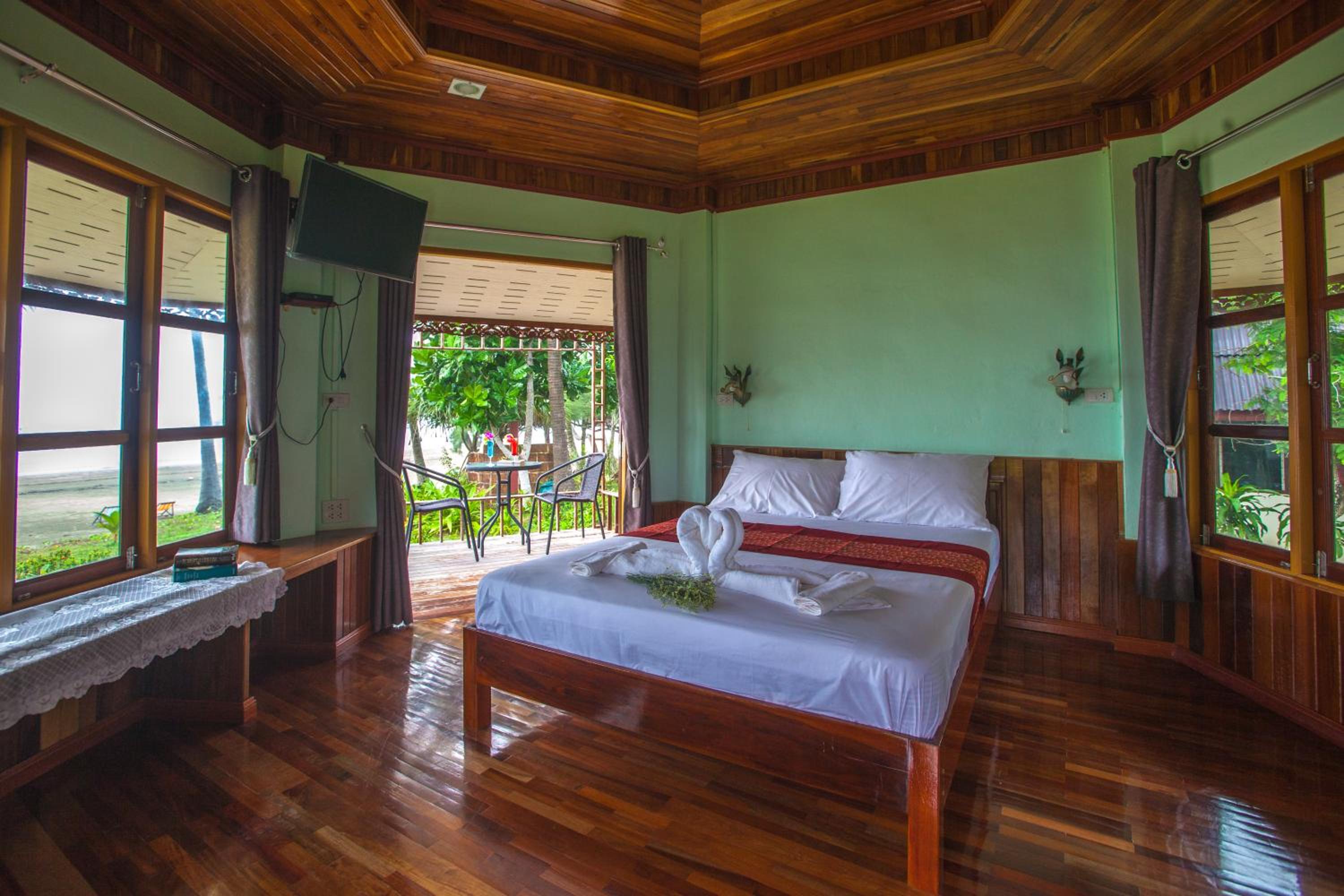 Deluxe Double Room with Balcony and Sea View photo 3