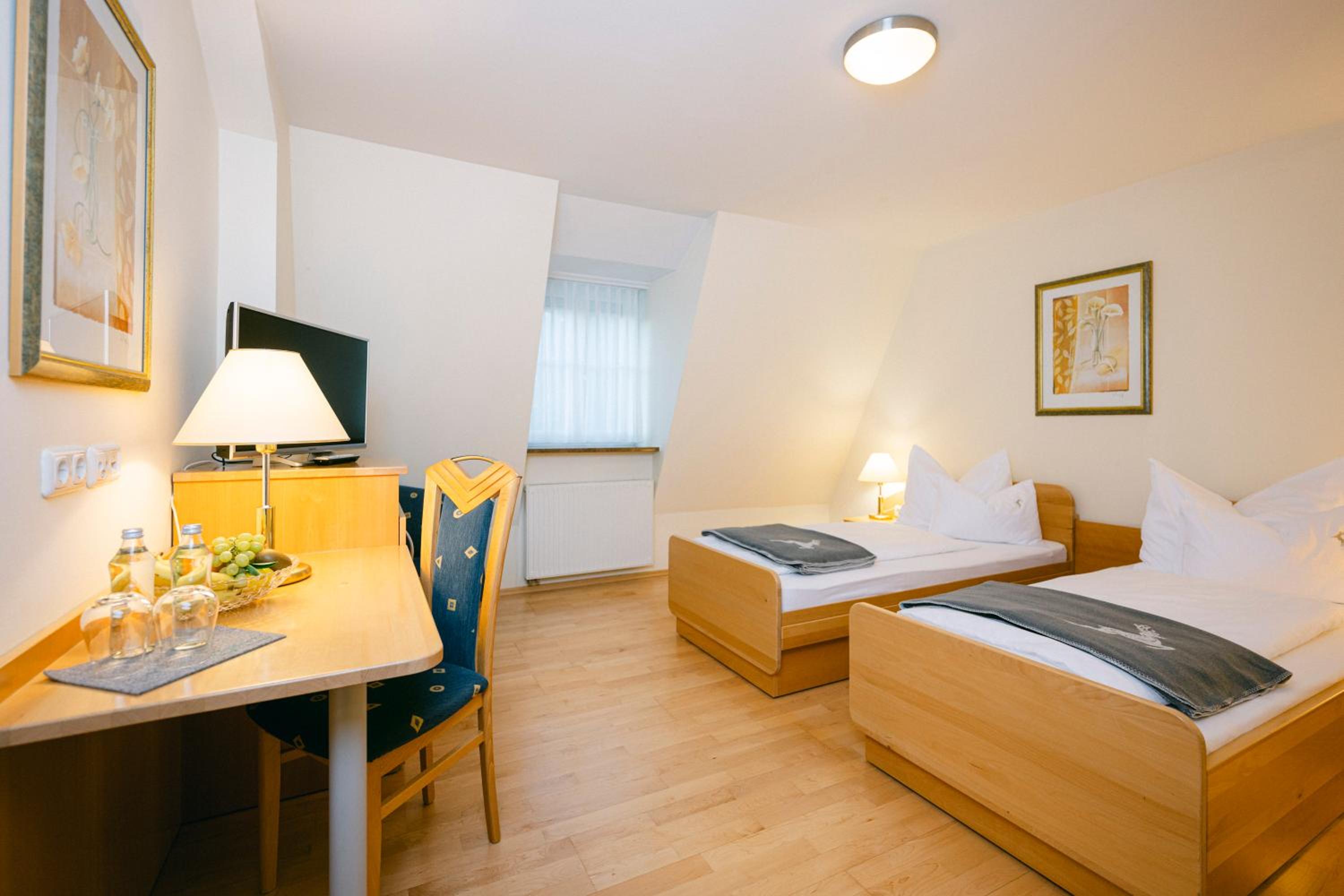 Standard Double or Twin Room - Photo 1