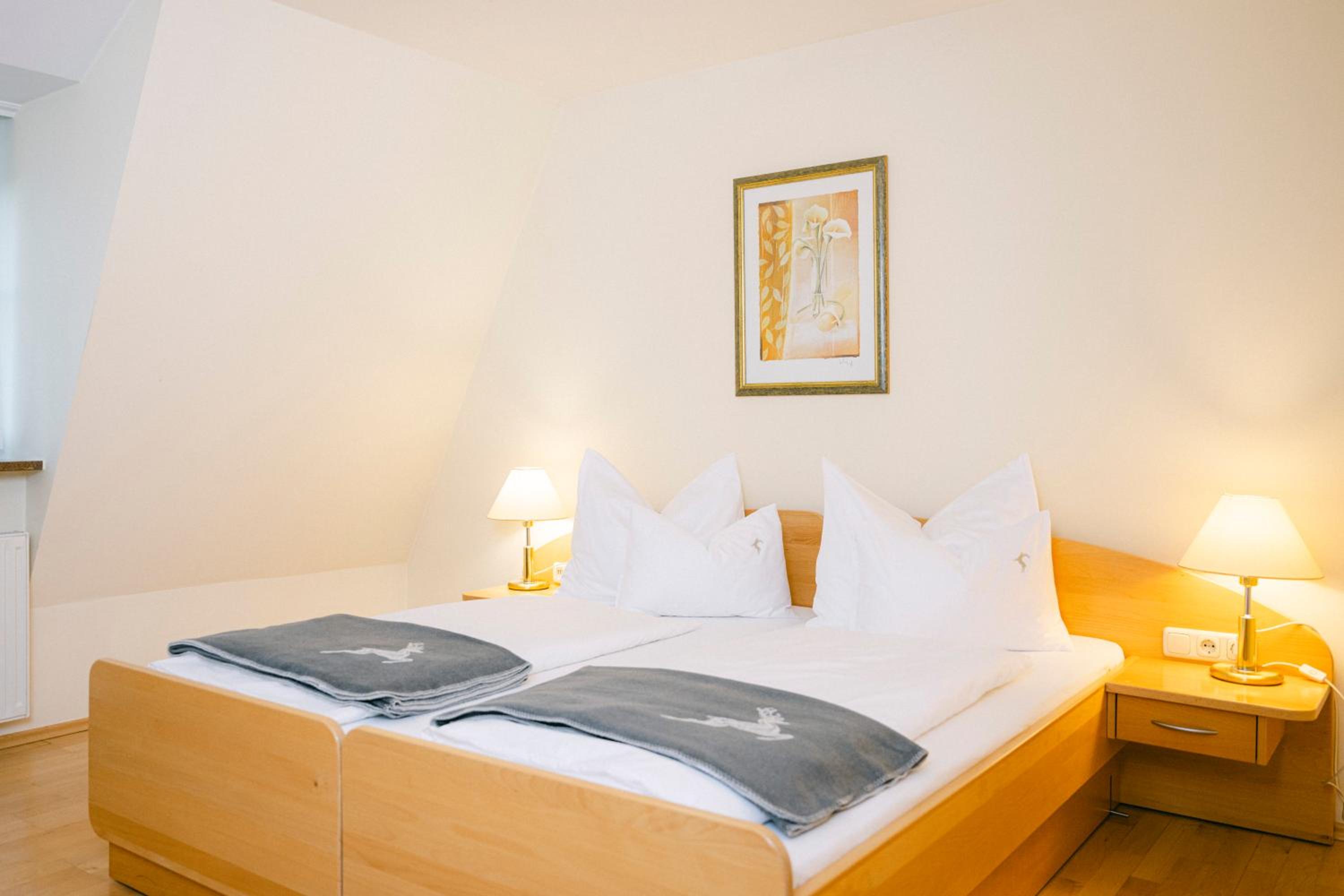 Standard Double or Twin Room - Photo 3
