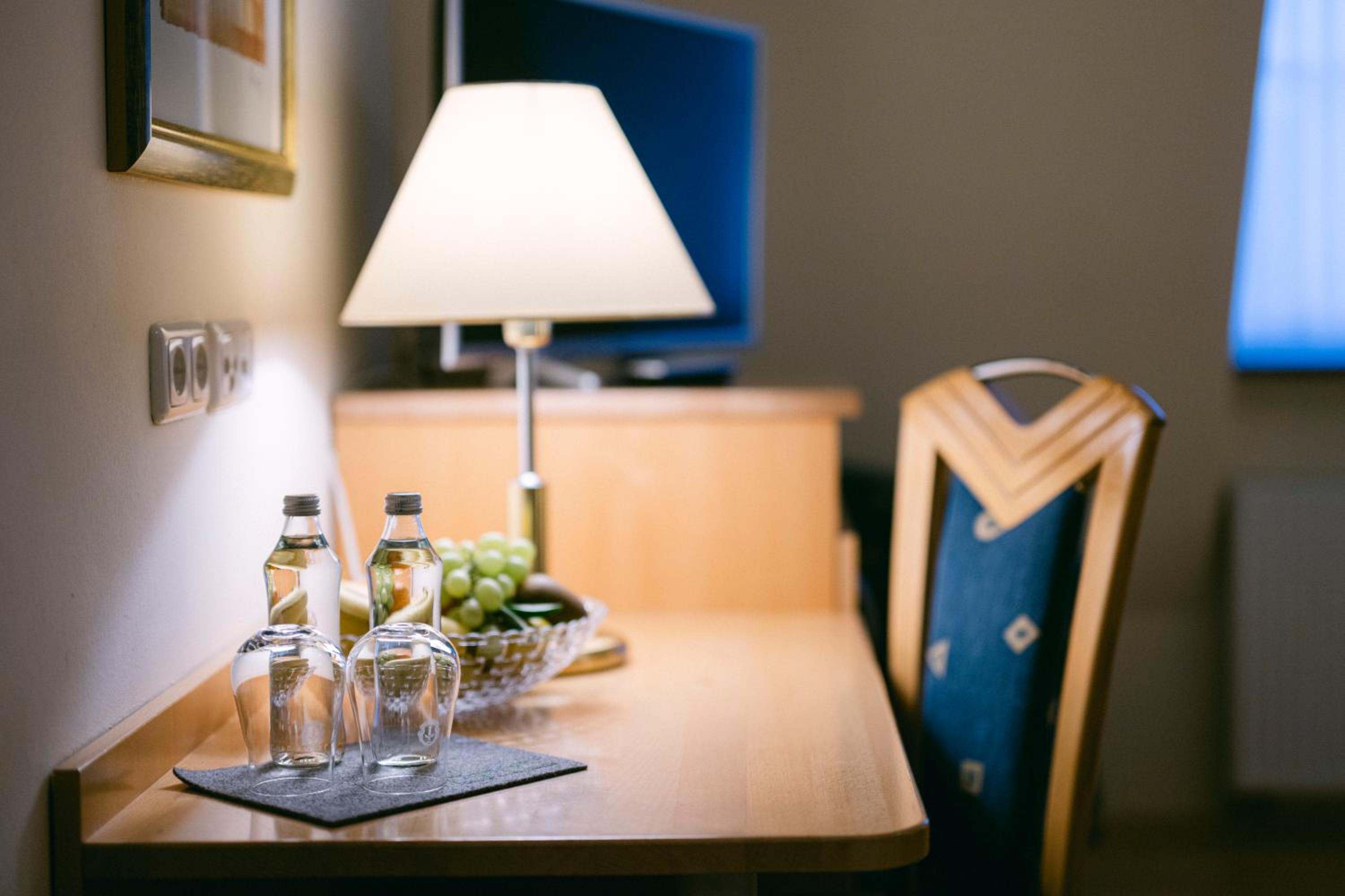 Standard Double or Twin Room - Photo 2
