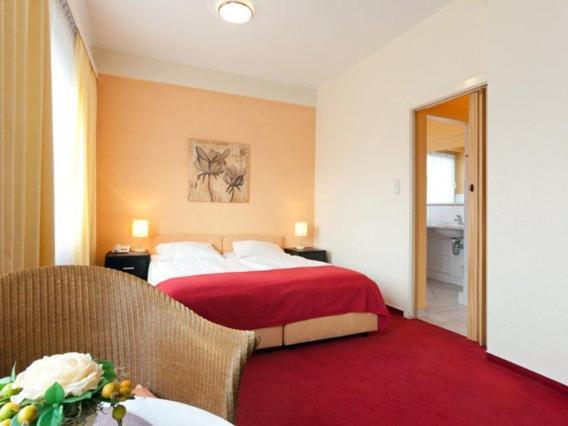 Double Room - Photo 7