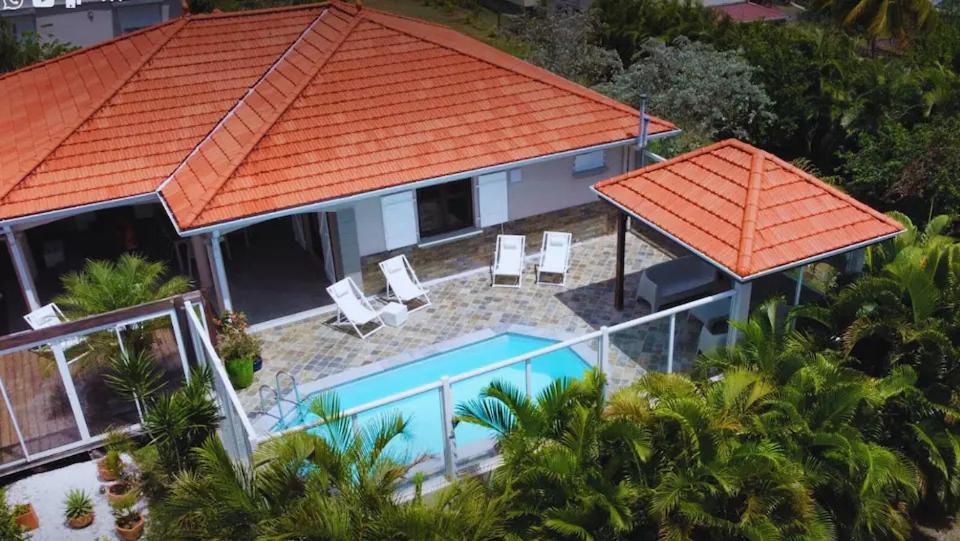 Three-Bedroom House photo 1