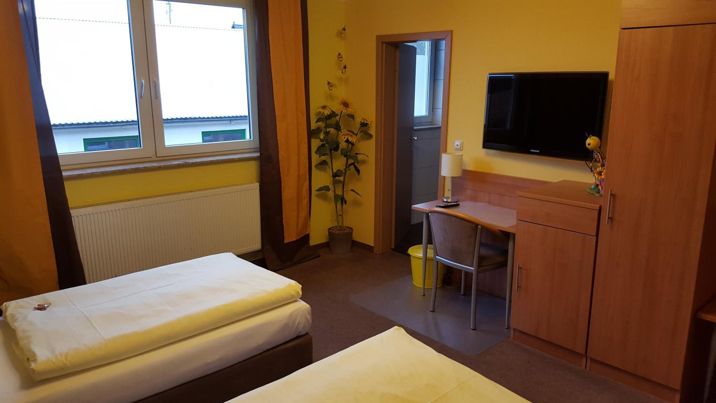 Standard Double Room - Photo 1