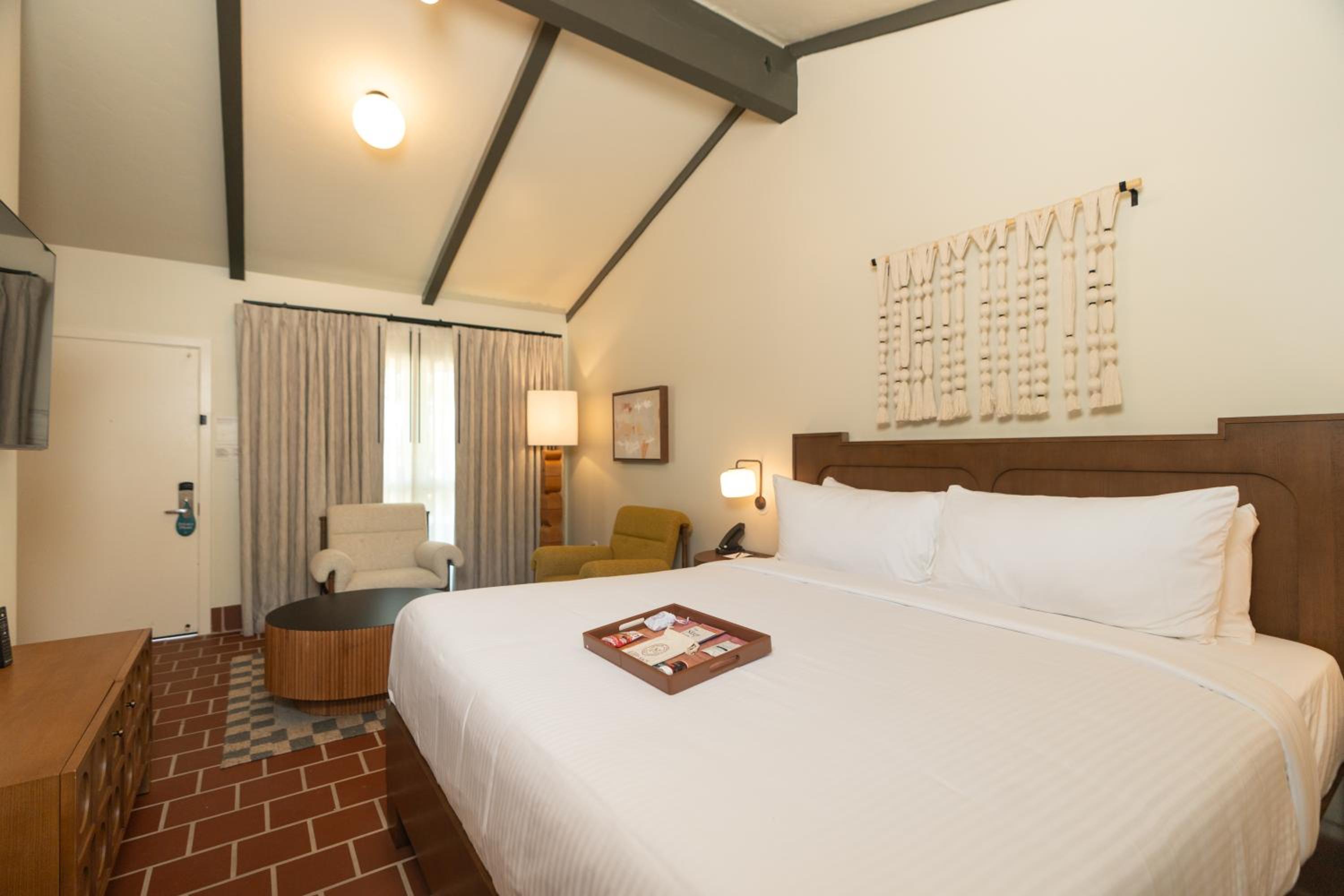King Room with Roll-In Shower - Disability Access