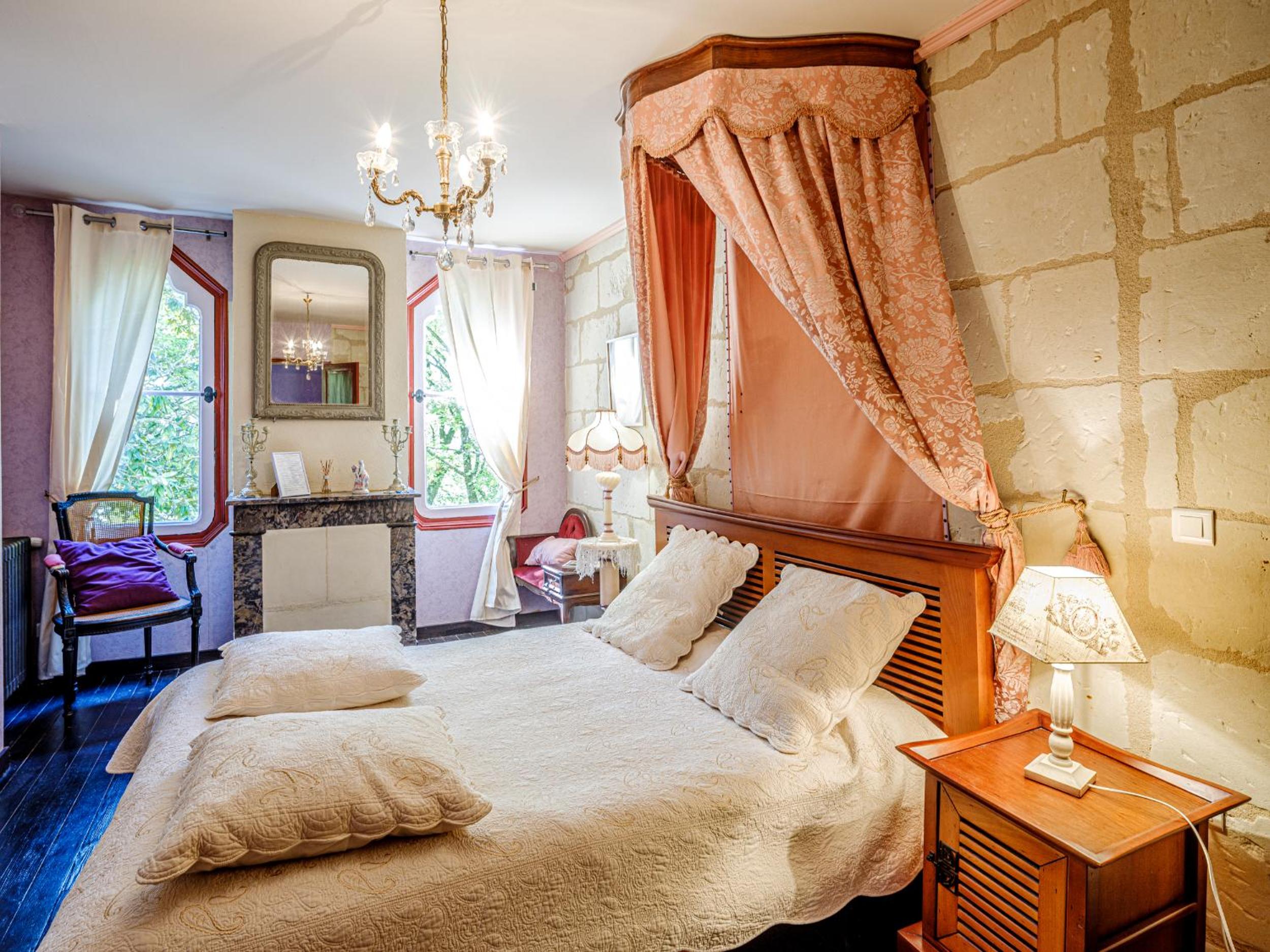 Double Room with Pool View - Photo 3