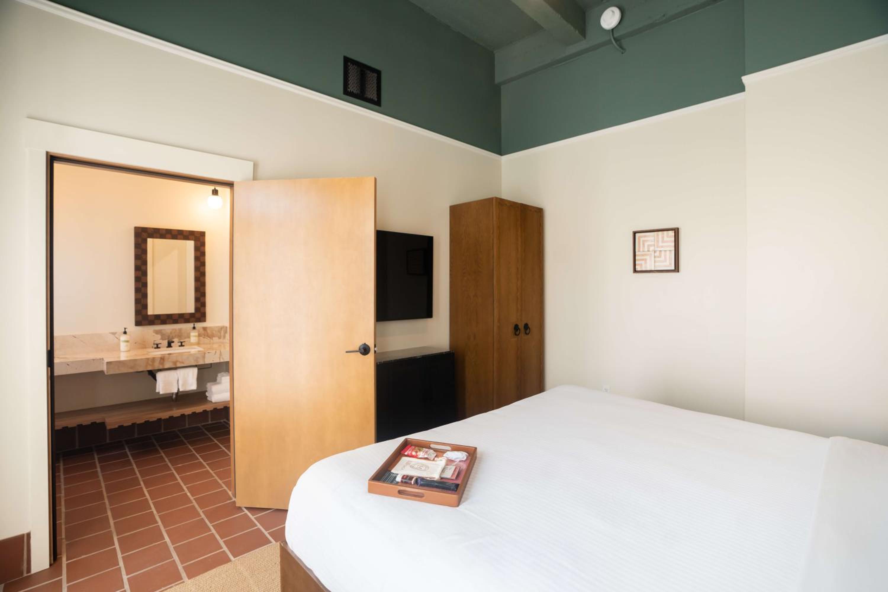 King Suite photo 2