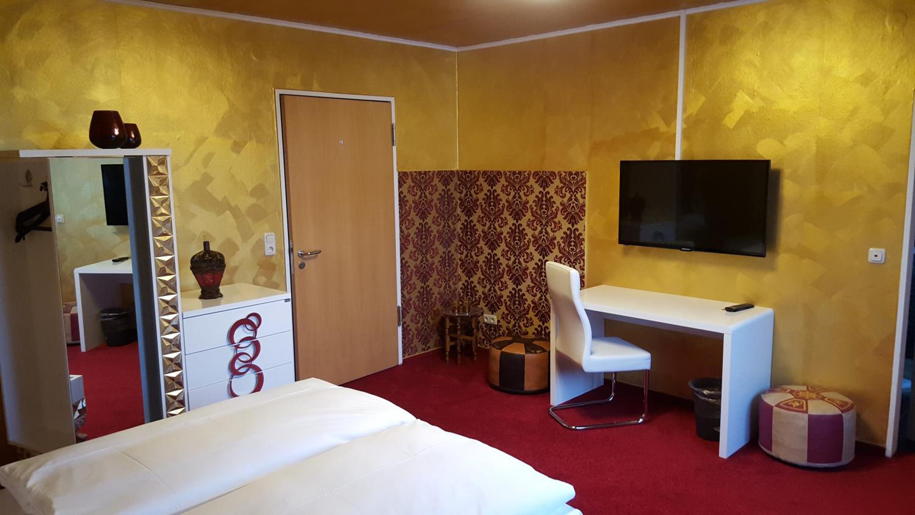 Theme Double Room - Photo 7