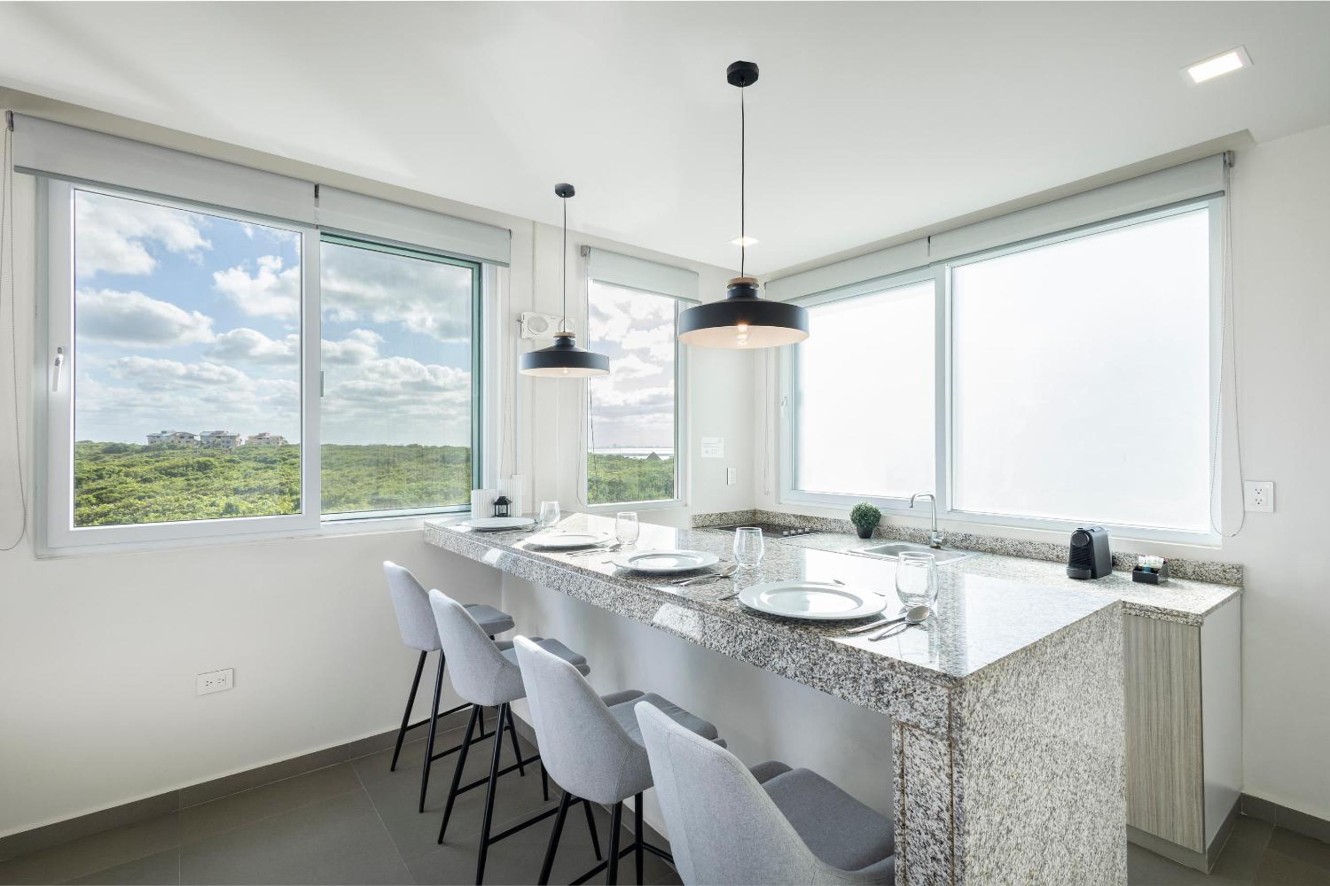 King Suite with Ocean View - Photo 8