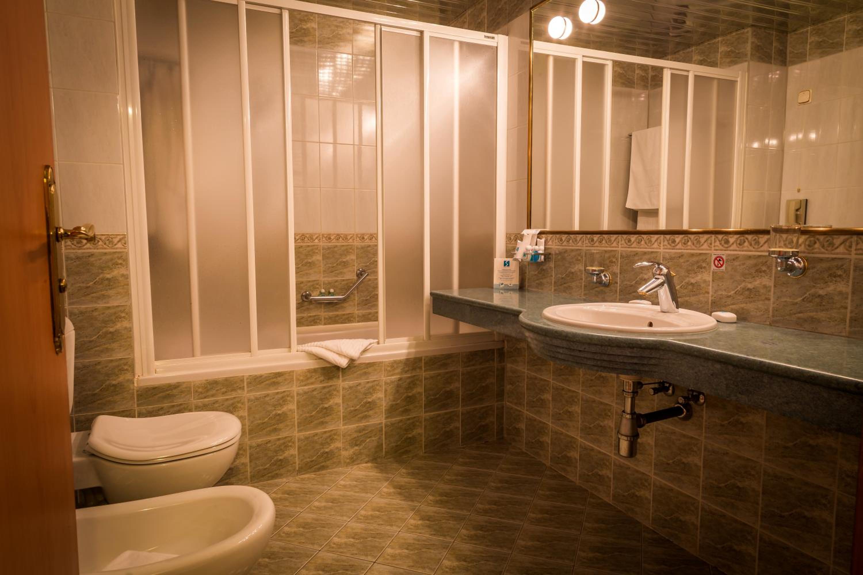 Deluxe Studio (2 adults) - Photo 2