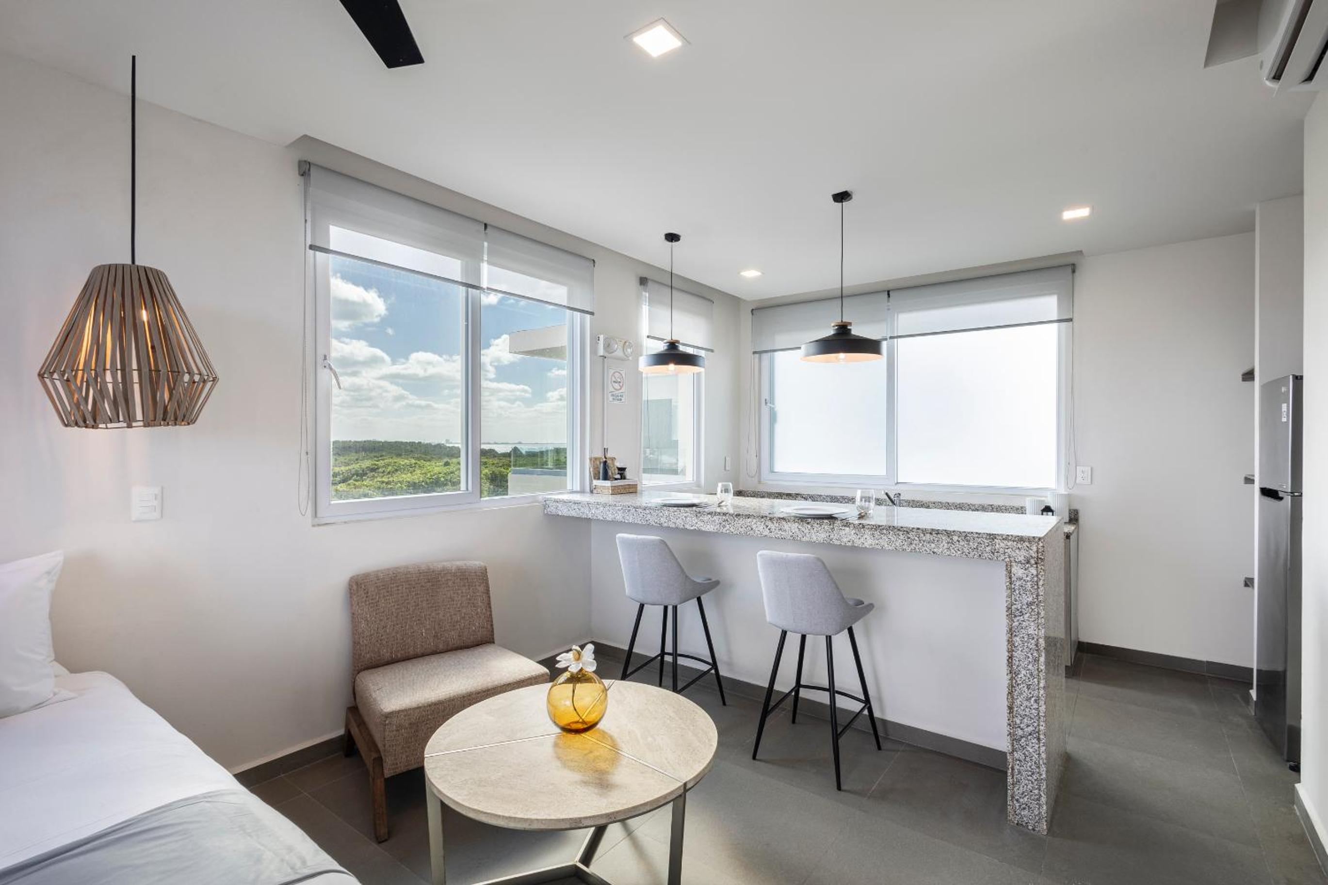 Suite with Sea View - Photo 8