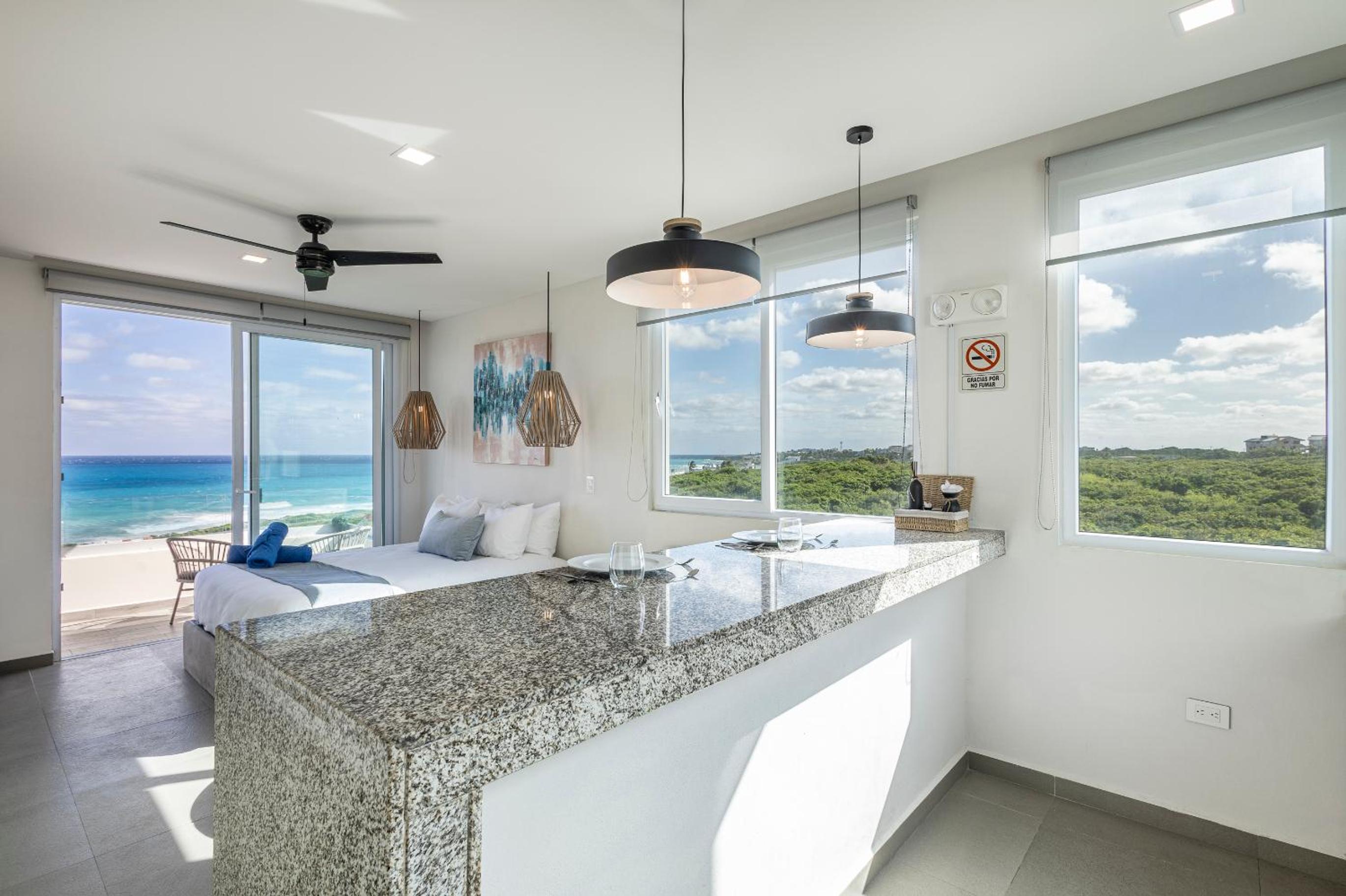Suite with Sea View - Photo 6