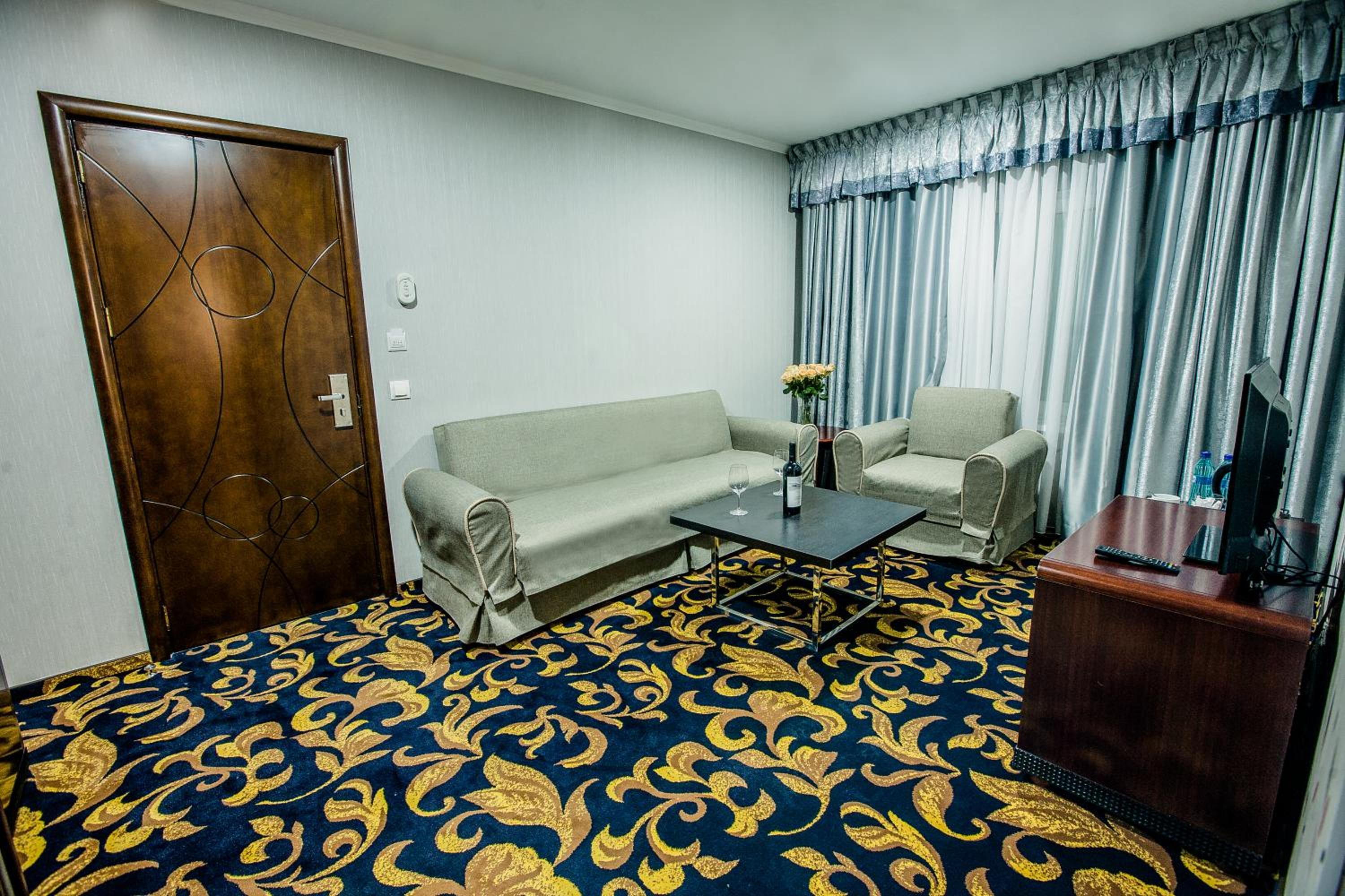 Deluxe Suite photo 2