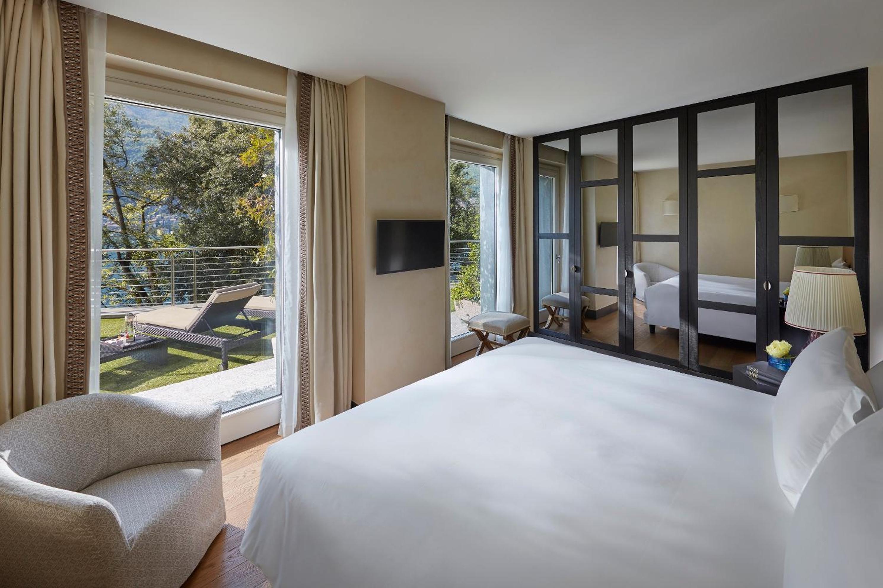 Two-Bedroom Suite with Lake View - Photo 4