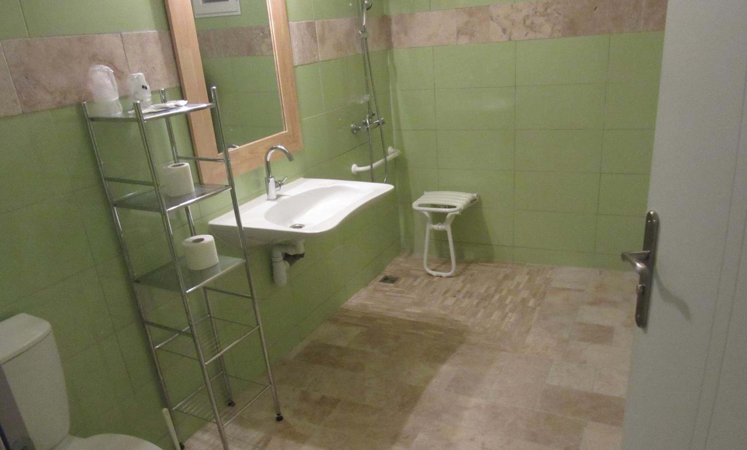 Double Room - Photo 5
