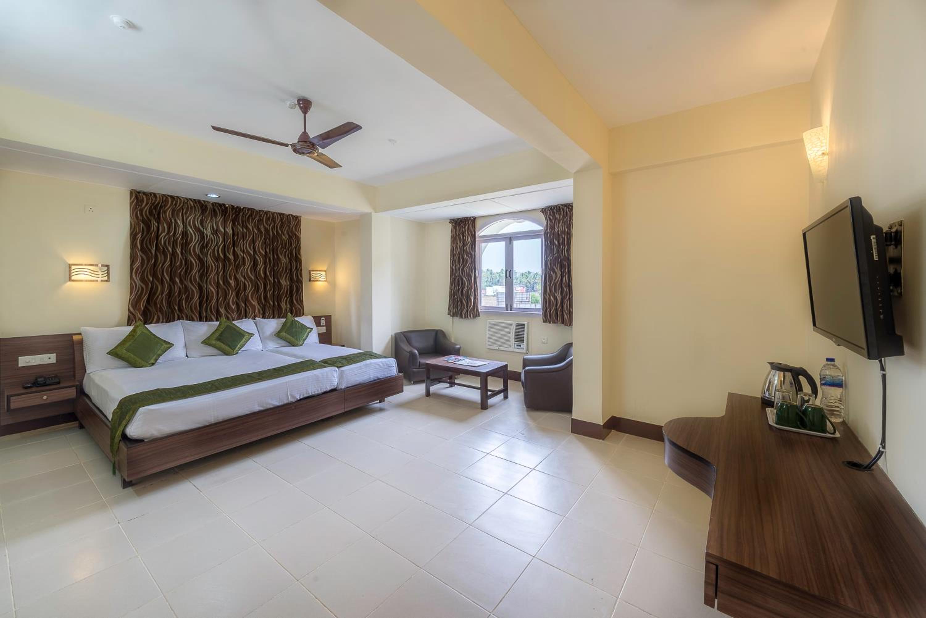 Deluxe Family Room