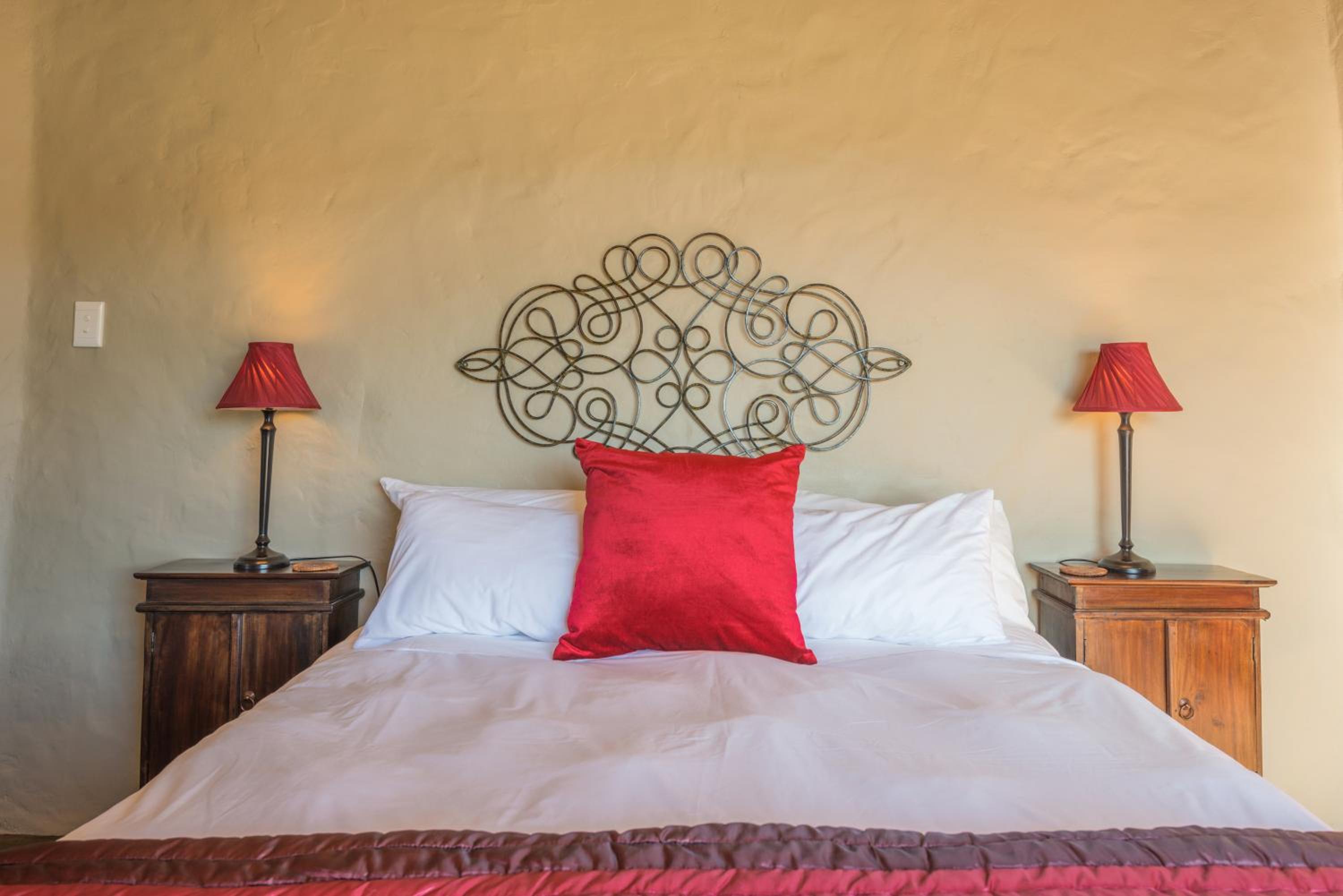 King Room with Lake View - Photo 14