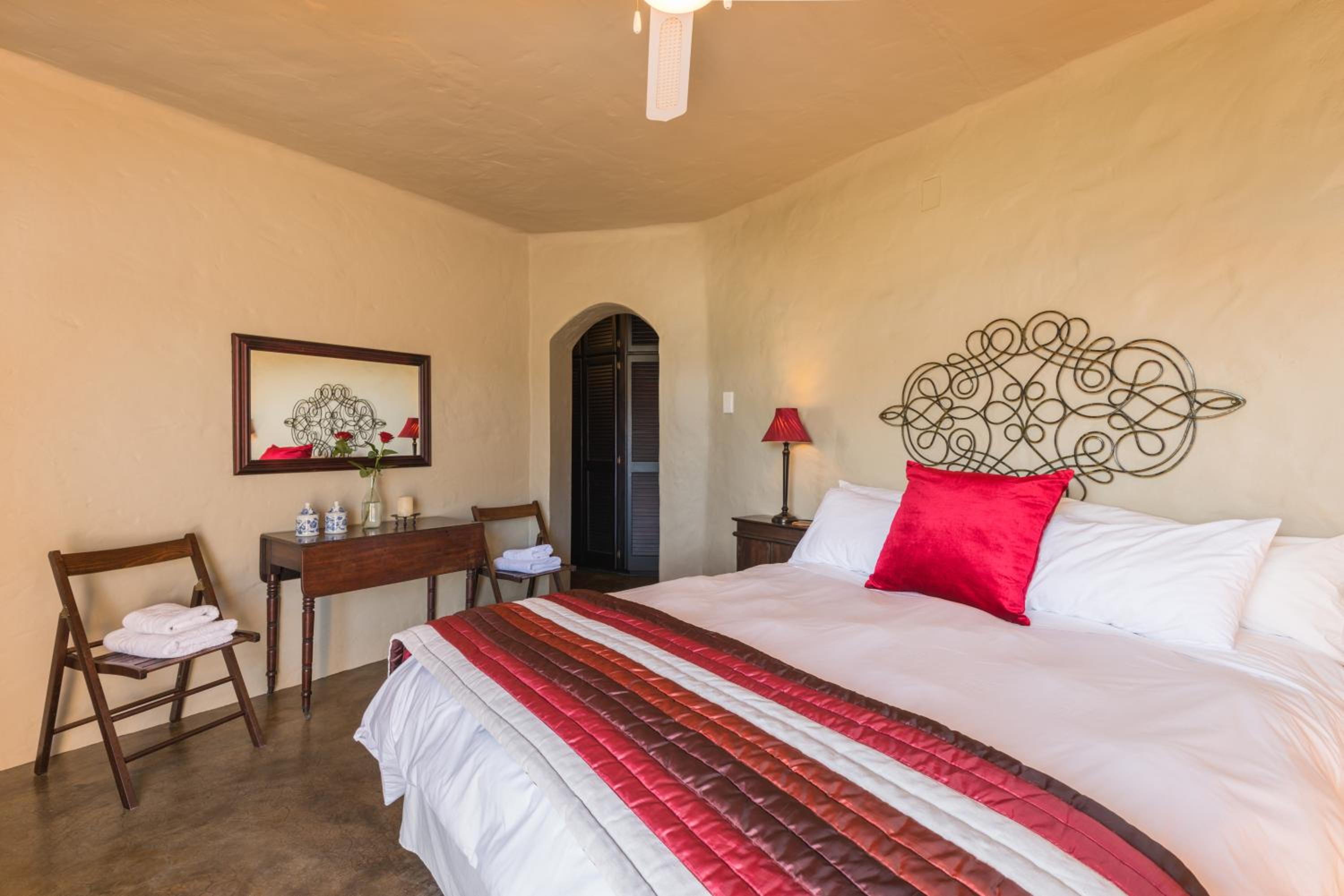 King Room with Lake View - Photo 1