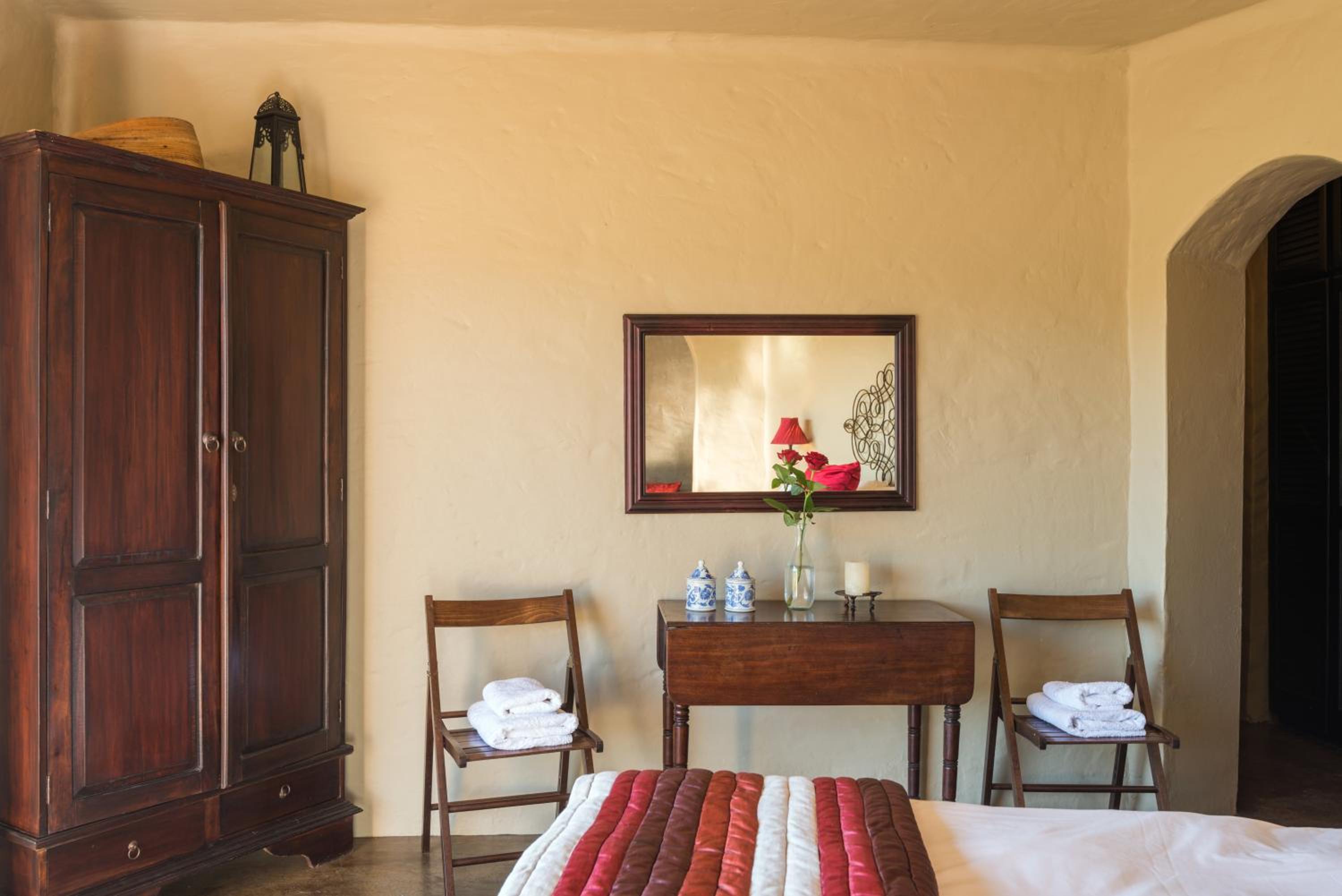 King Room with Lake View - Photo 15